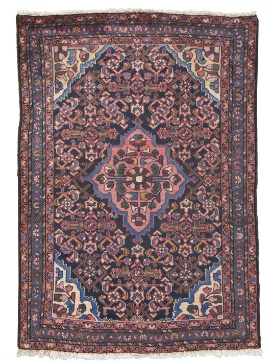 AORug#3888 size. 3' 04" x 4' 08"