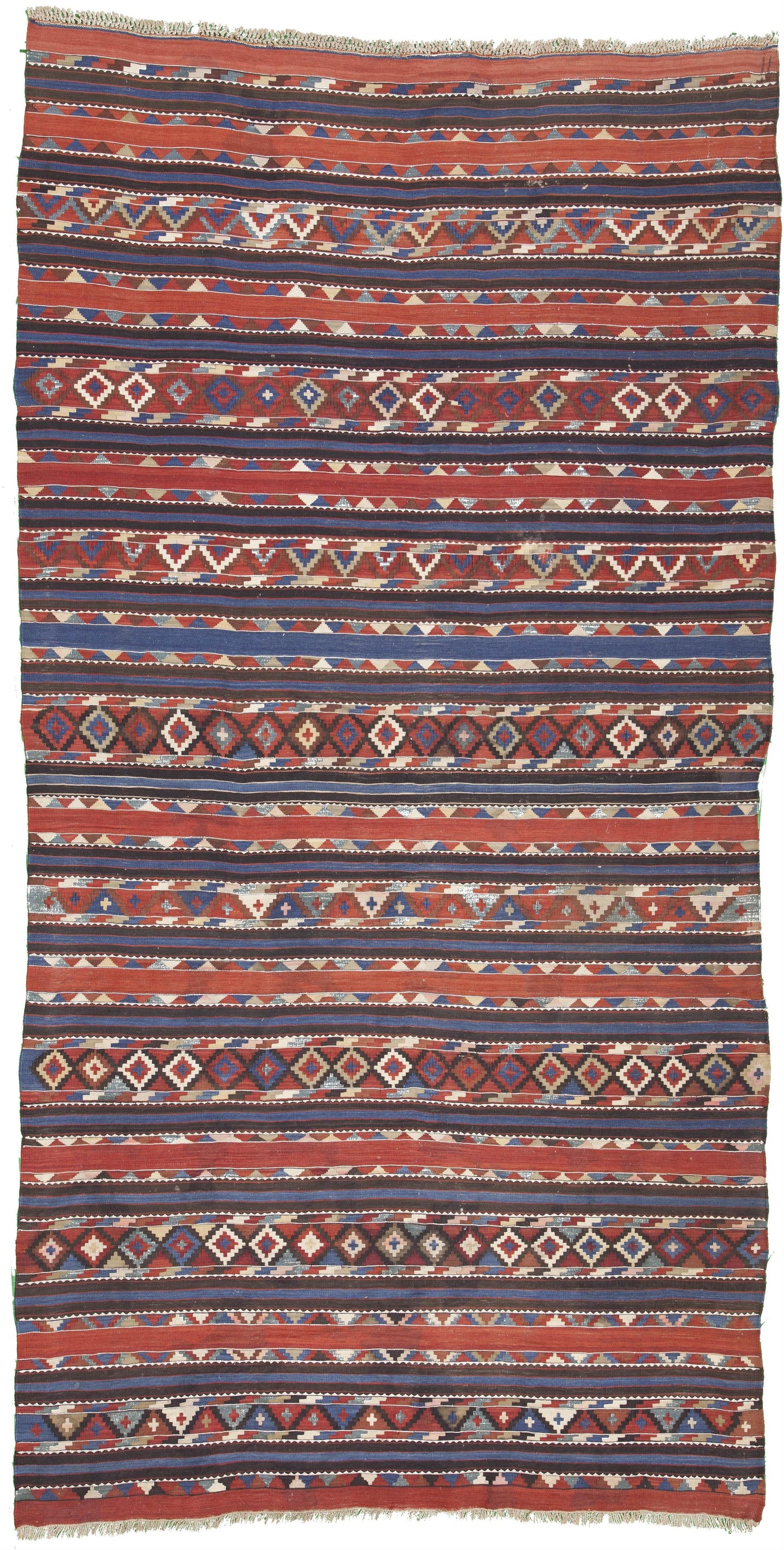 AORug#10143 size. 5' 06" x 10' 11"