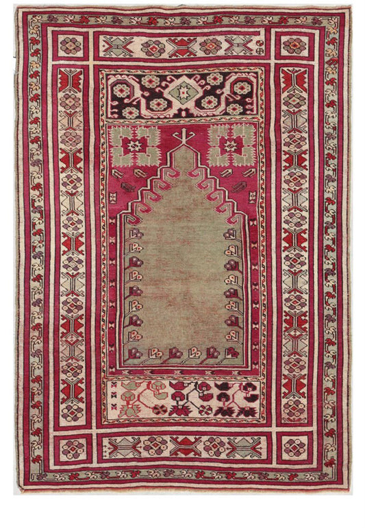 AORug#8211 size. 3' 10" x 5' 05"