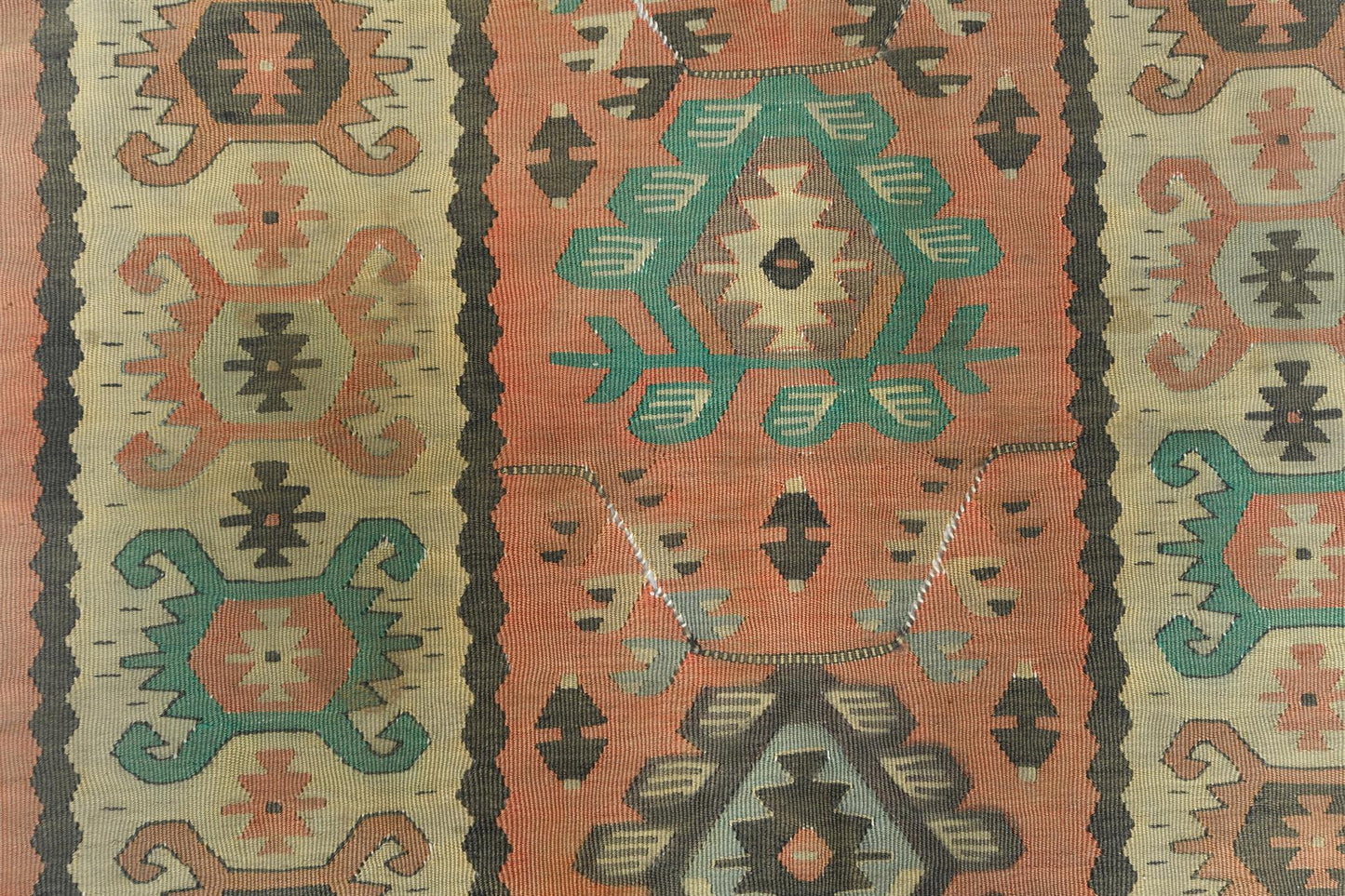 AORug#13687 size. 2' 06" x 4' 06"