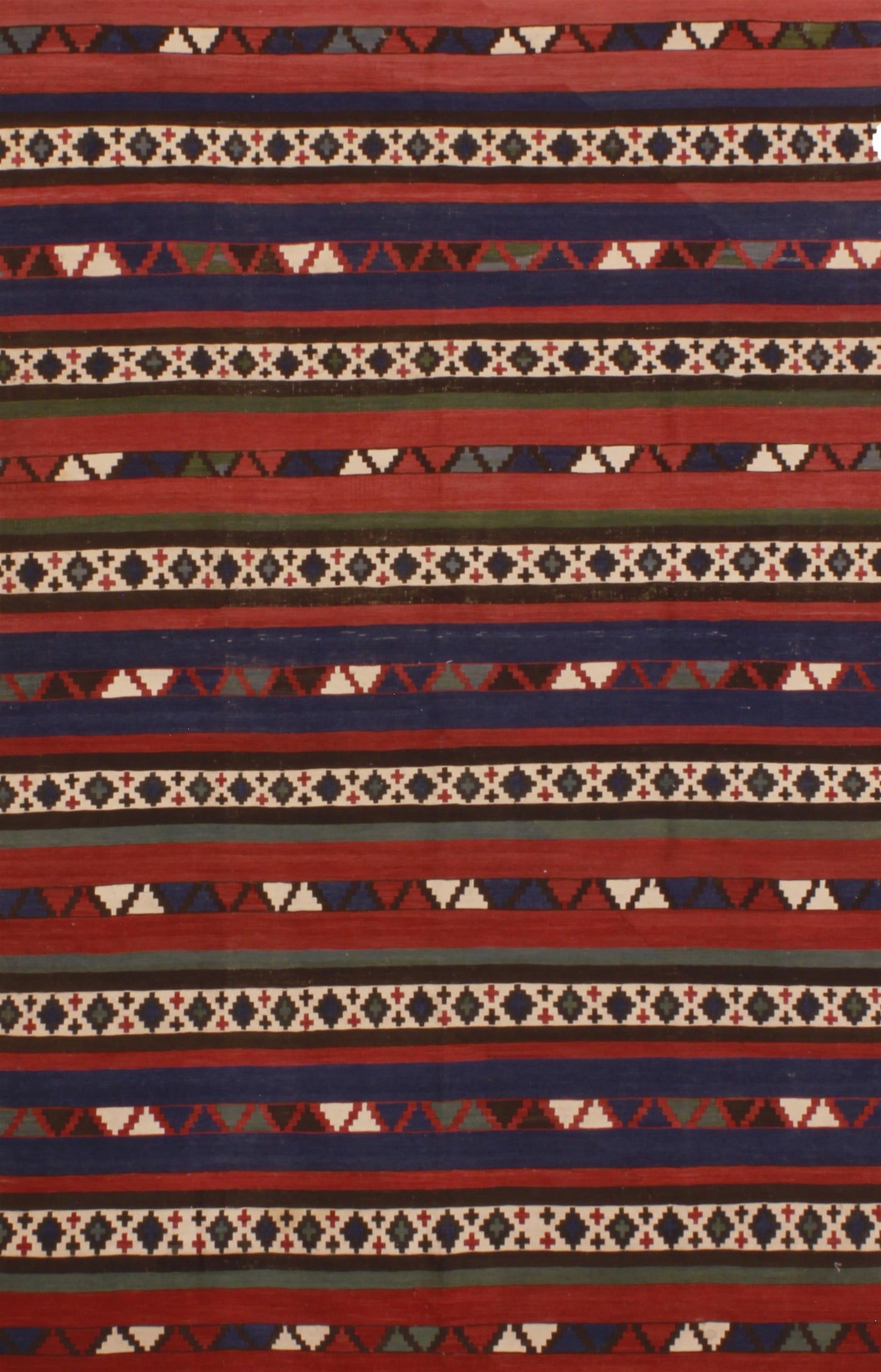 AORug#1910 size. 5' 05" x 8' 04"