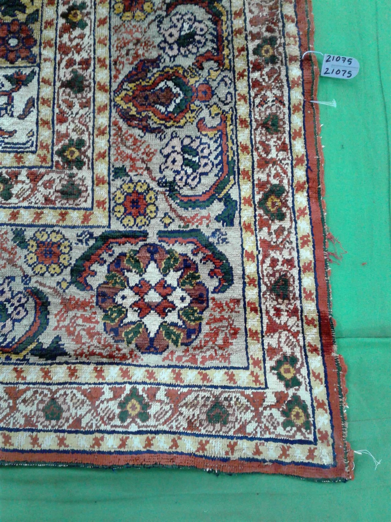 AORug#5332 size. 4' 00" x 6' 06"