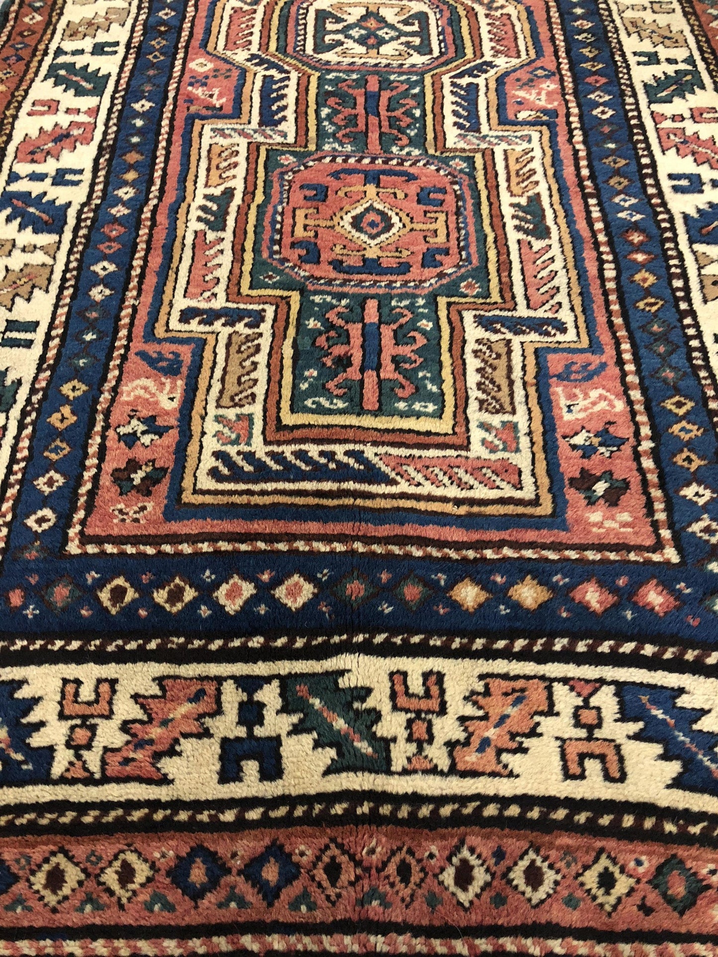 AORug#10599 size. 3' 06" x 9' 08"