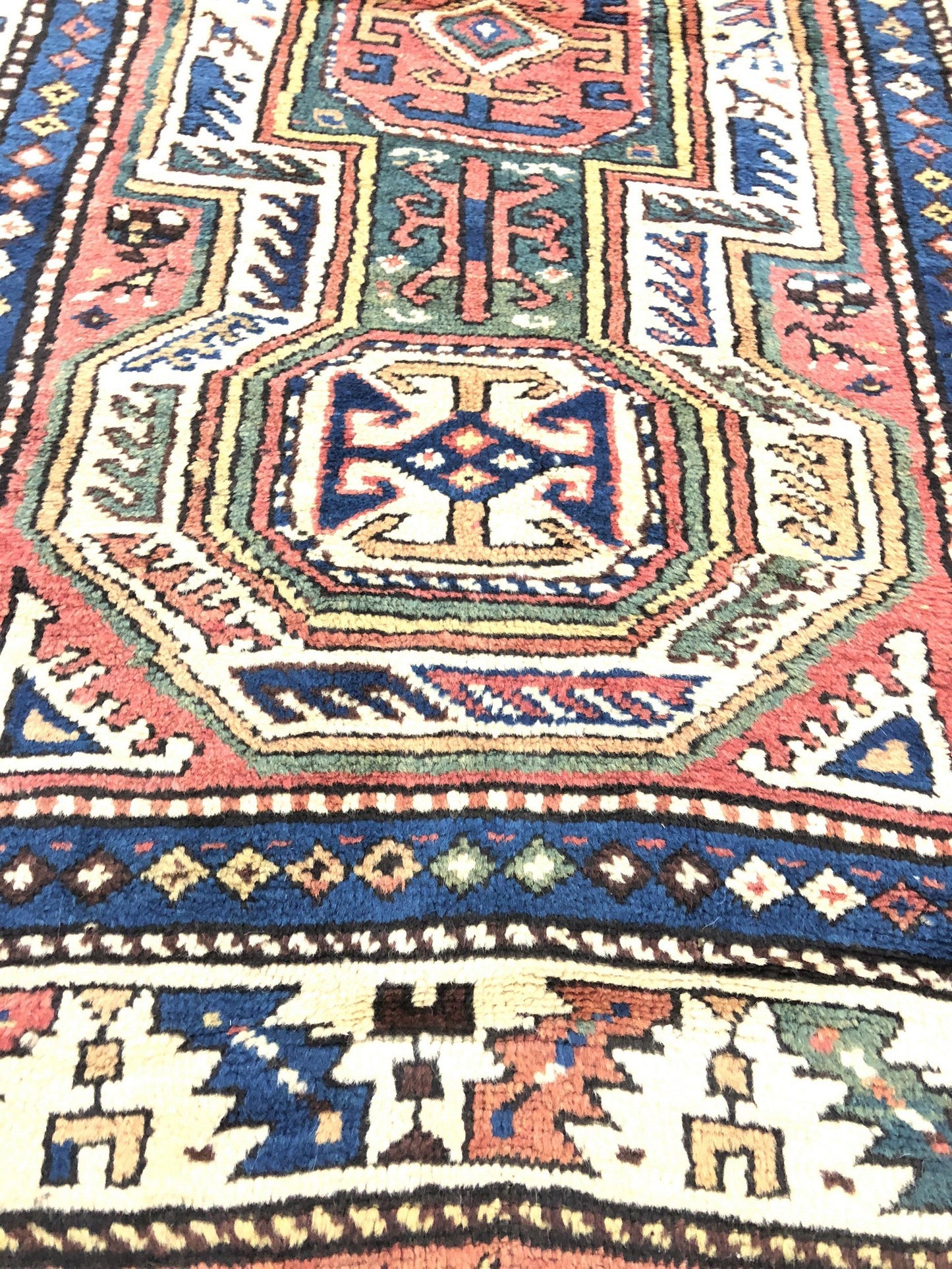 AORug#10599 size. 3' 06" x 9' 08"