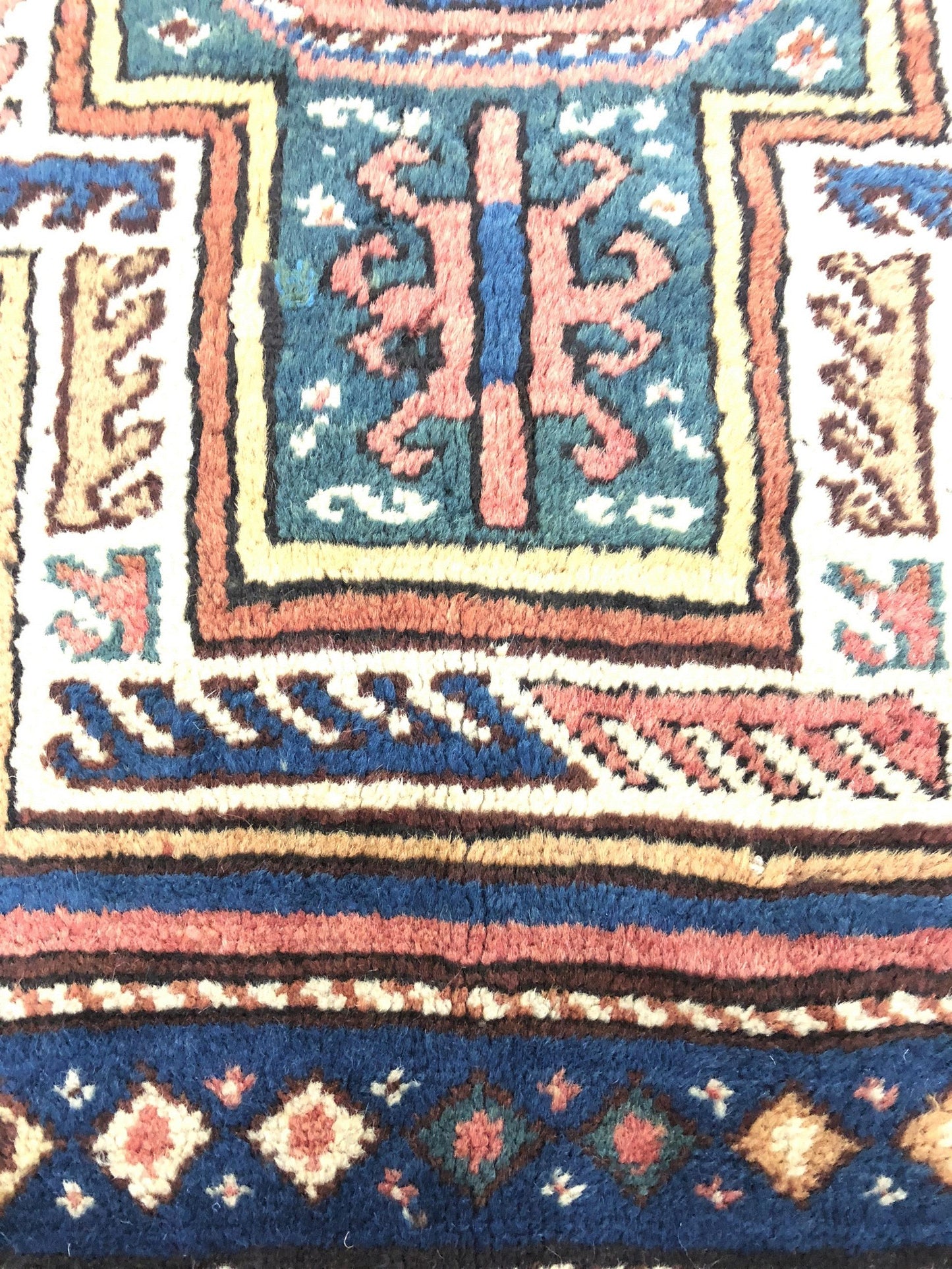 AORug#10599 size. 3' 06" x 9' 08"