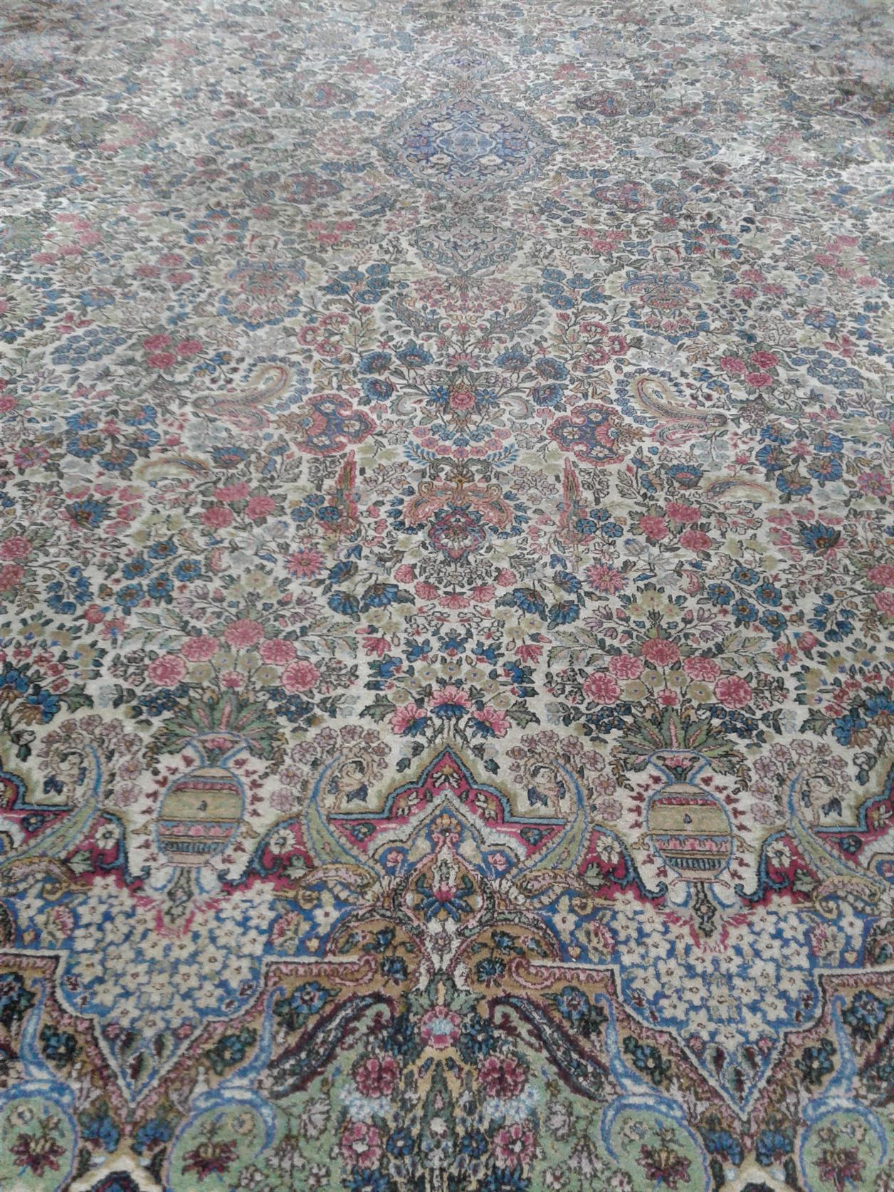 AORug#10443 size. 10' 08" x 17' 02"