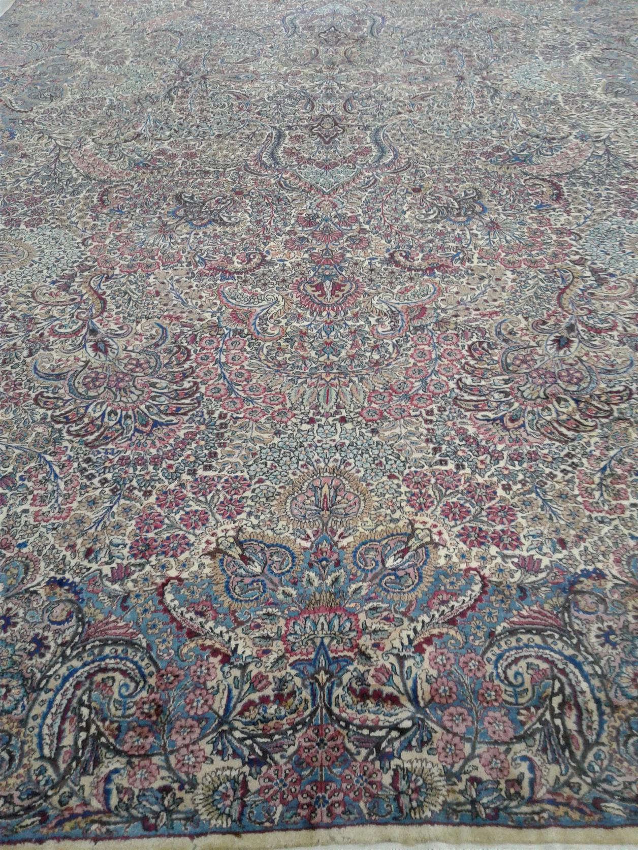 AORug#1462 size.10' 08" x 19' 05"