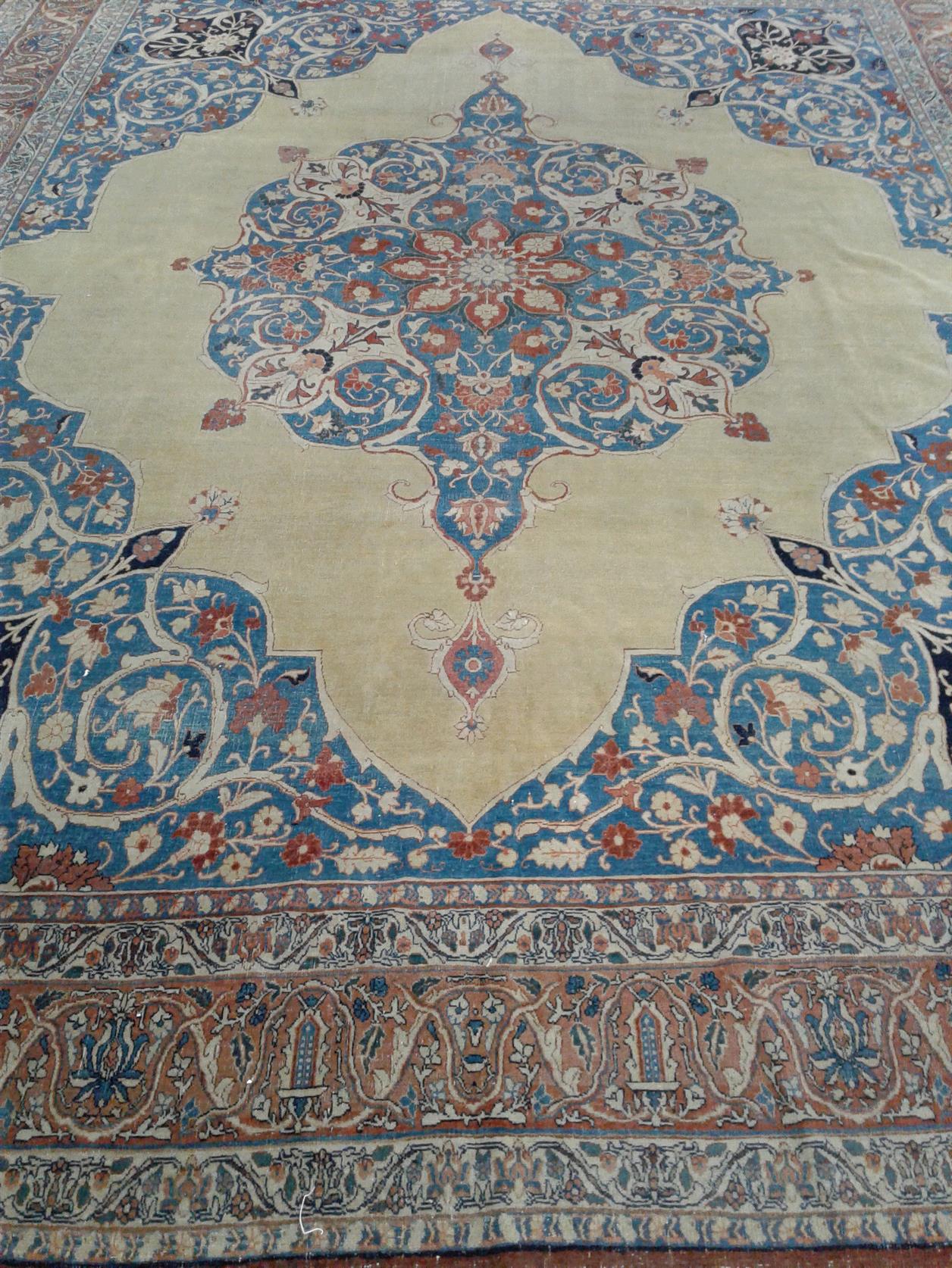 AORug#7400 size. 7' 10" x 9' 10"