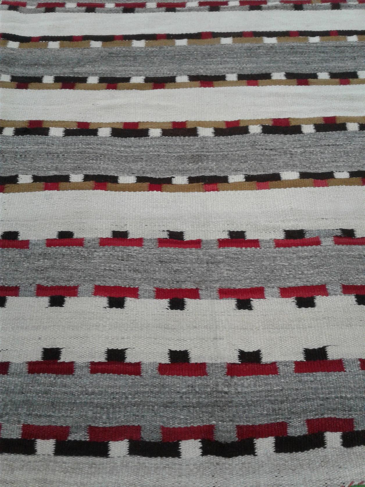 AORug#2718 size. 4' 00" x 5' 09"
