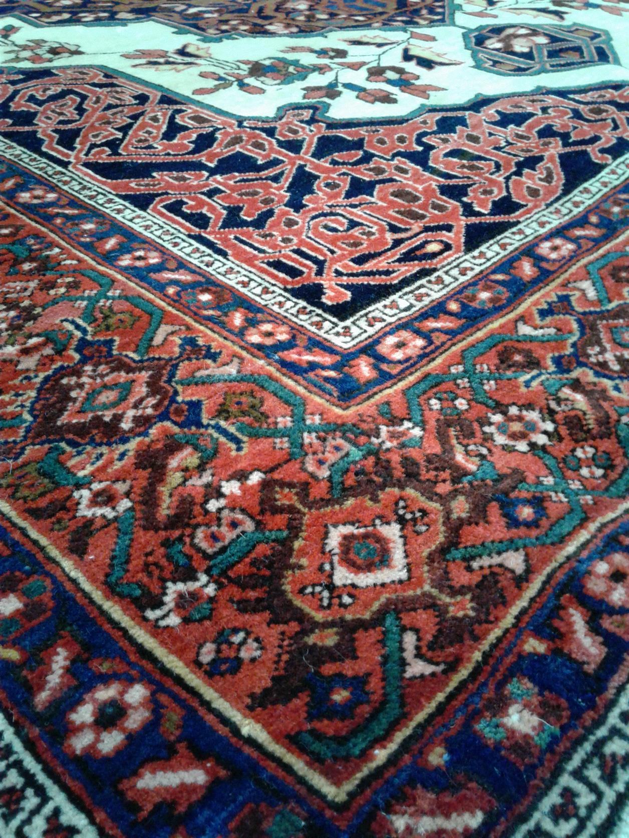 AORug#2704 size. 4' 06" x 6' 06"