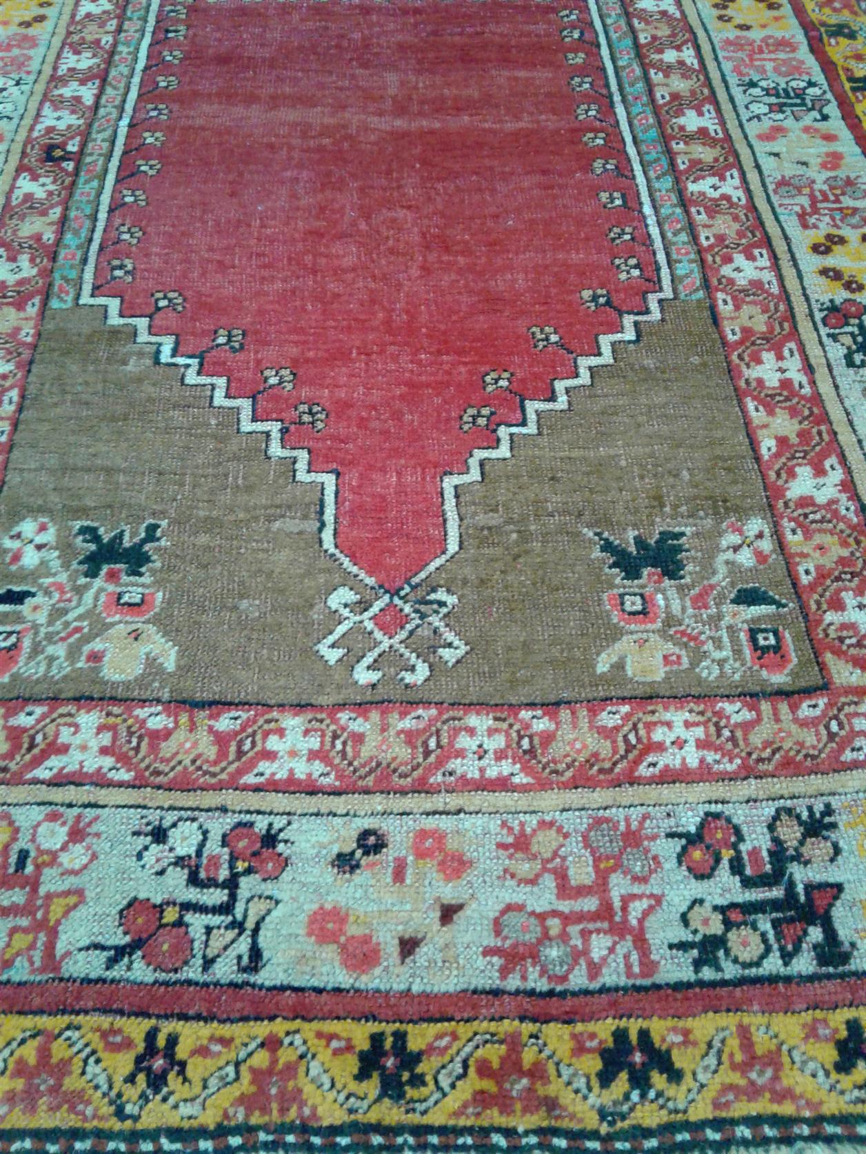 AORug#2411 size. 3' 04" x 4' 07"