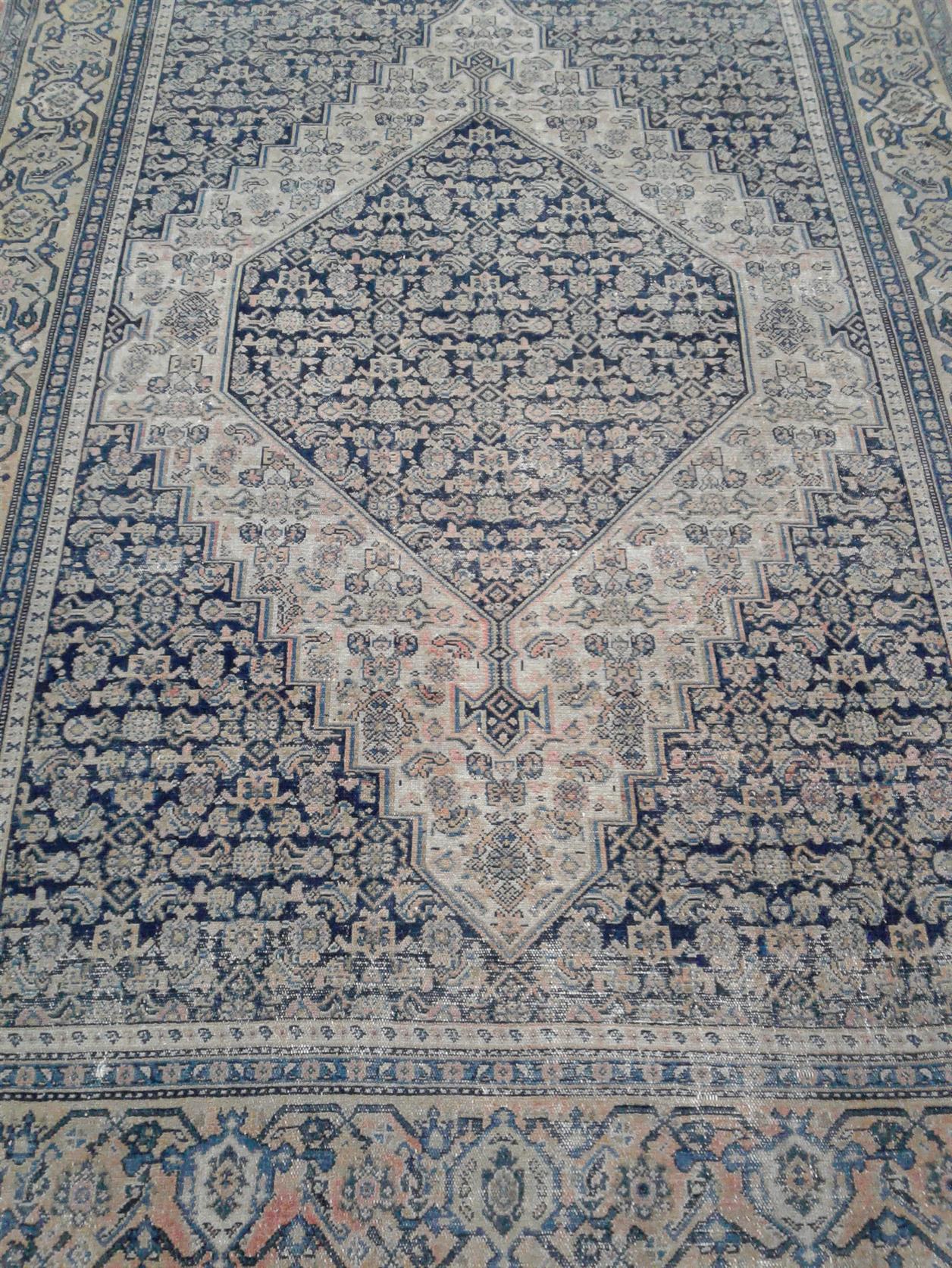 AORug#8621 size. 4' 05" x 6' 06"