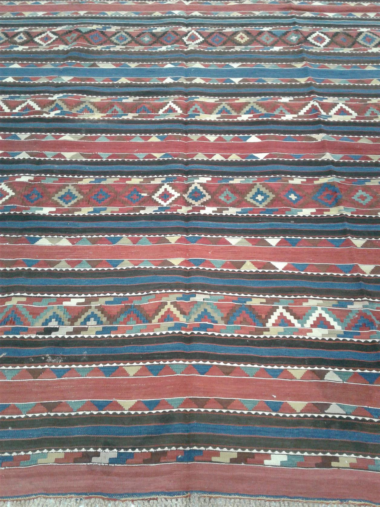 AORug#10143 size. 5' 06" x 10' 11"