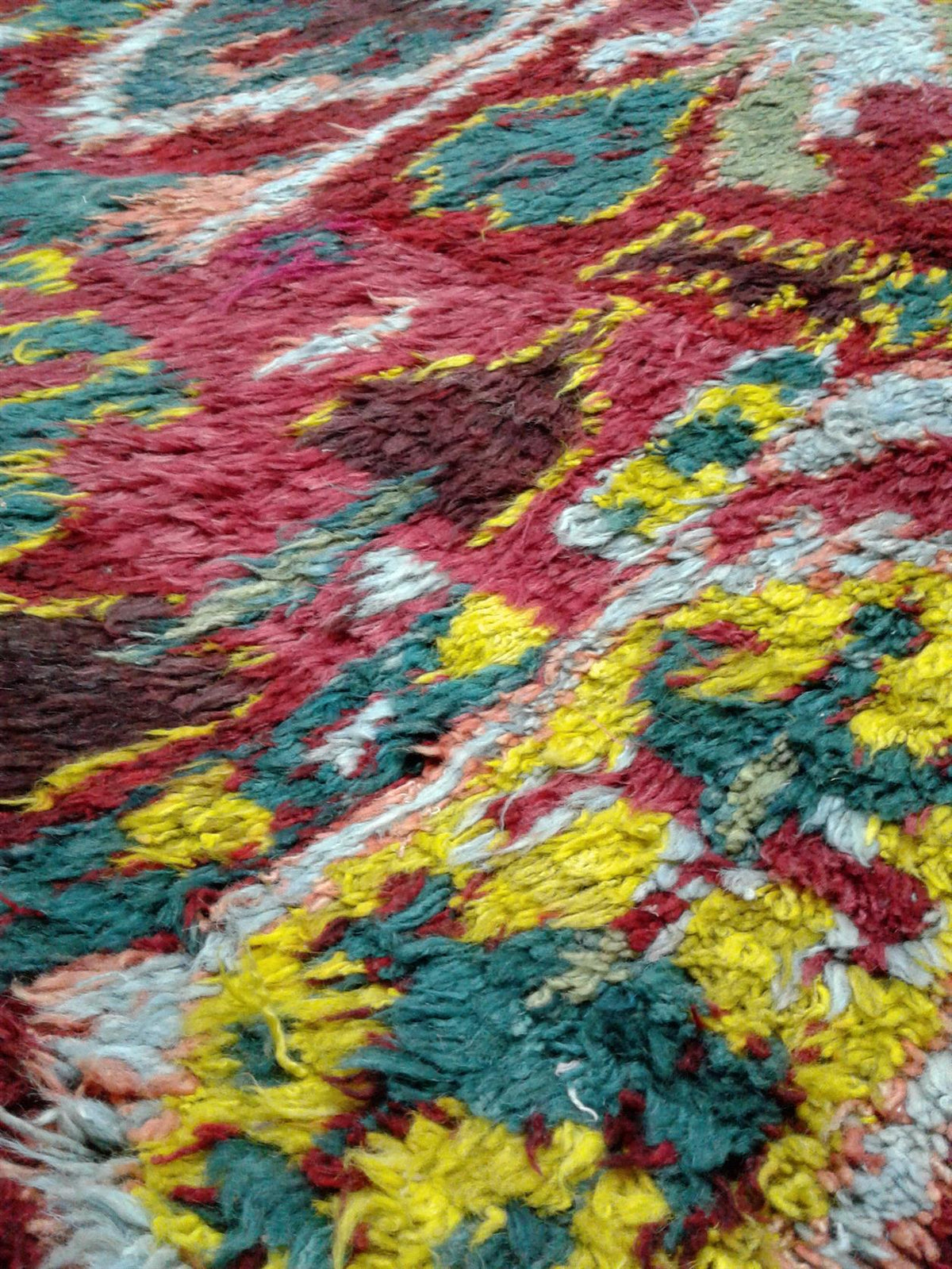 AORug#8589 size. 6' 05" x 9' 10"