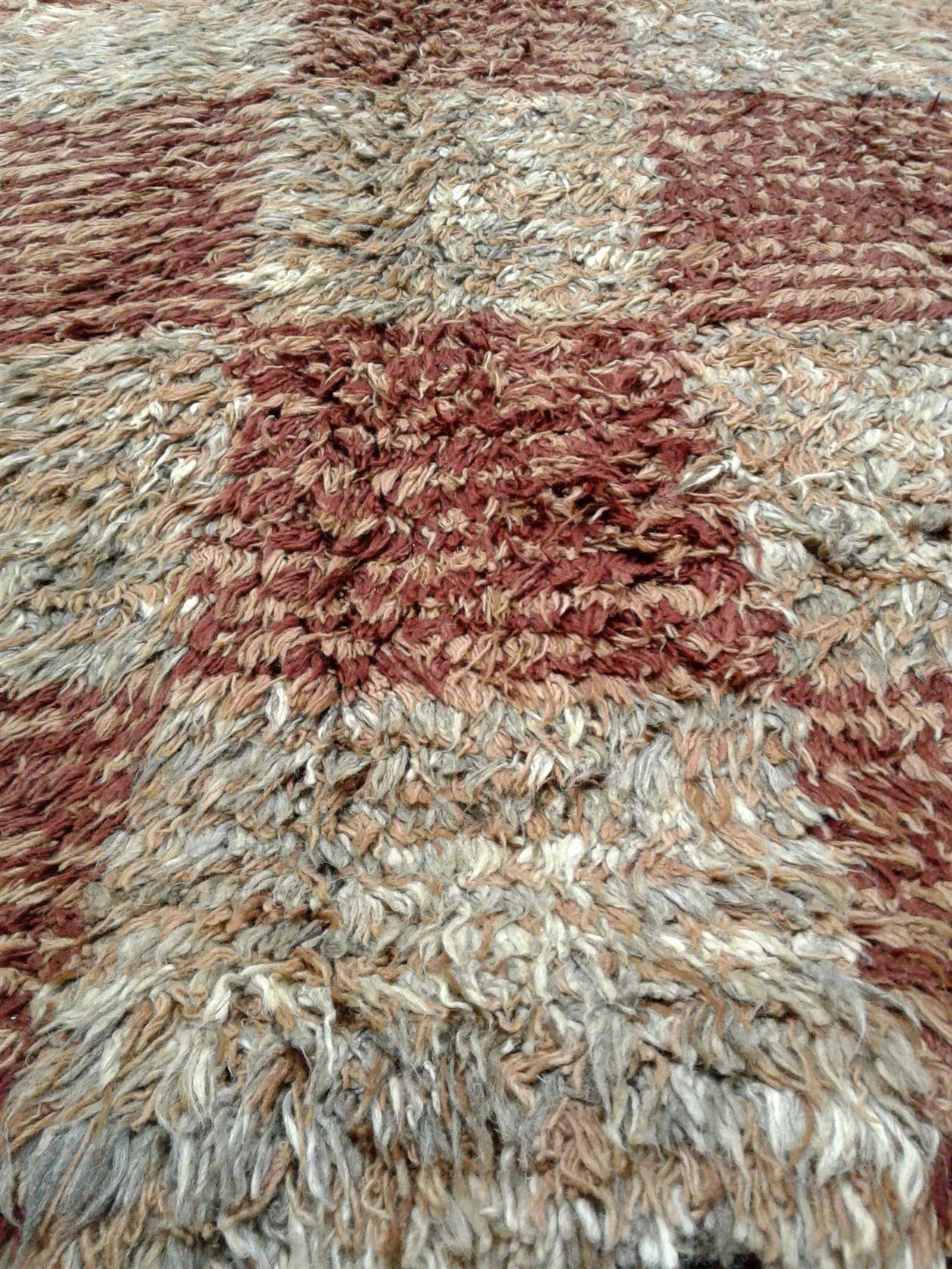 AORug#7390 size. 5' 08" x 7' 11"