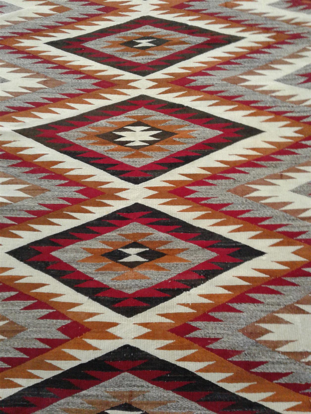 AORug#8433 size. 4' 01" x 5' 05"