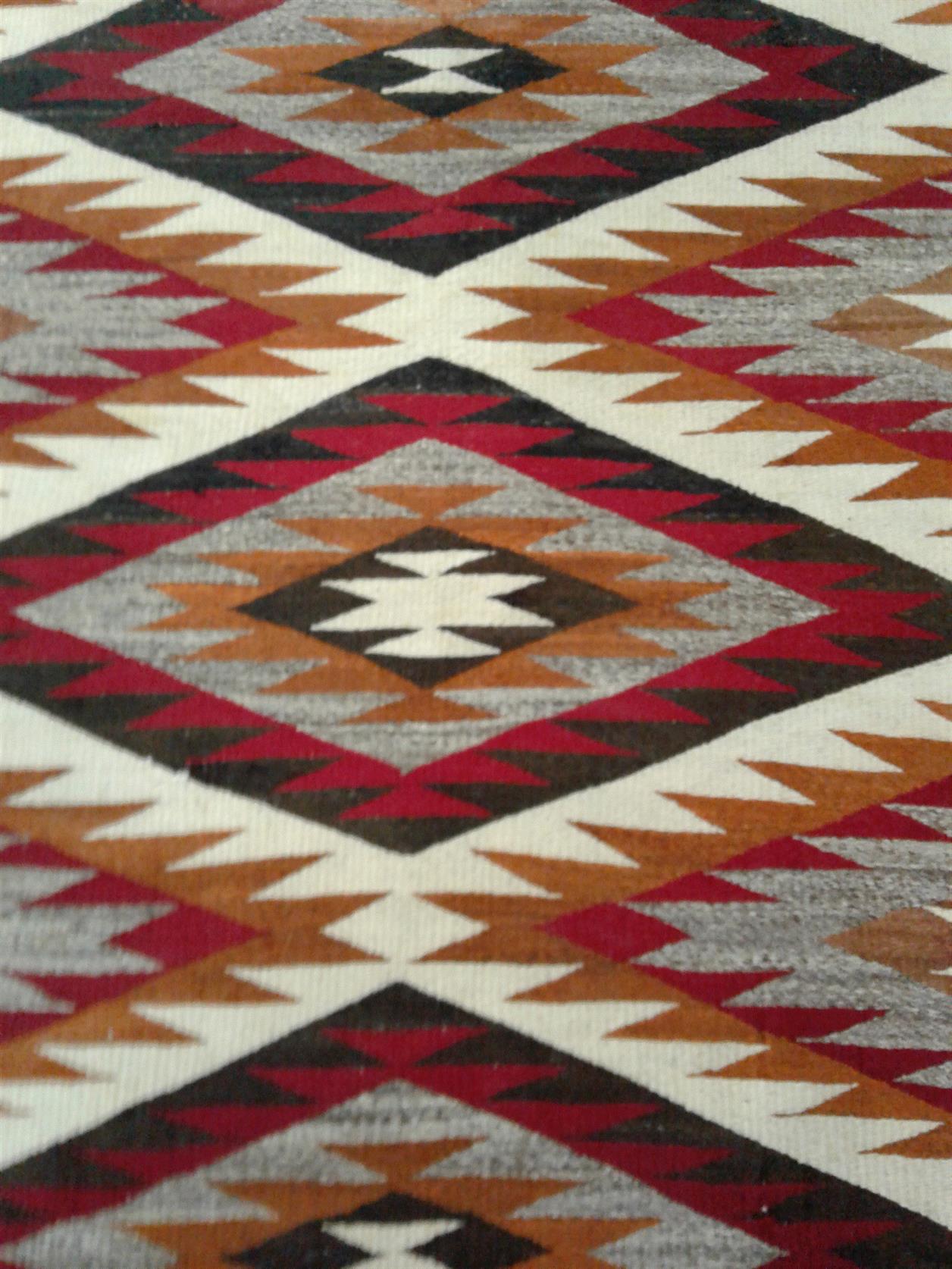 AORug#8433 size. 4' 01" x 5' 05"