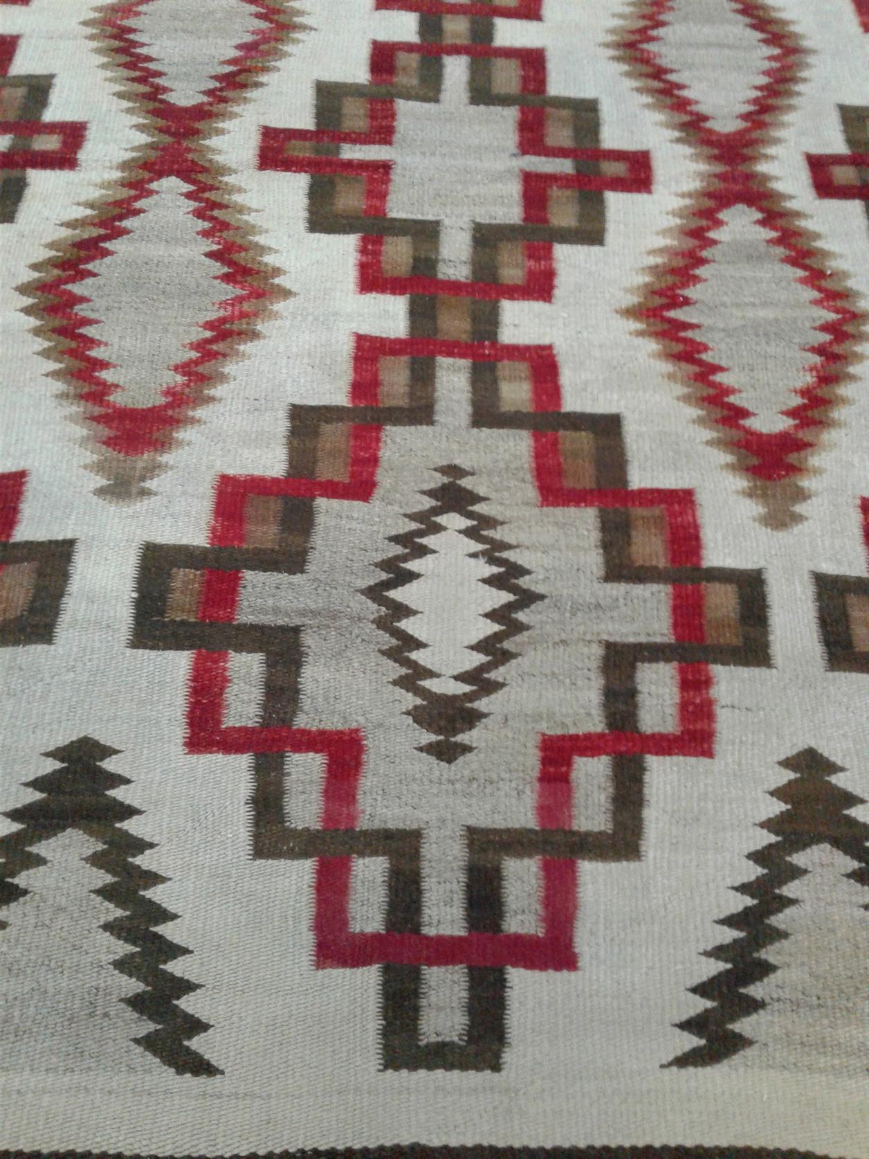 AORug#10509 size. 3' 06" x 5' 05"