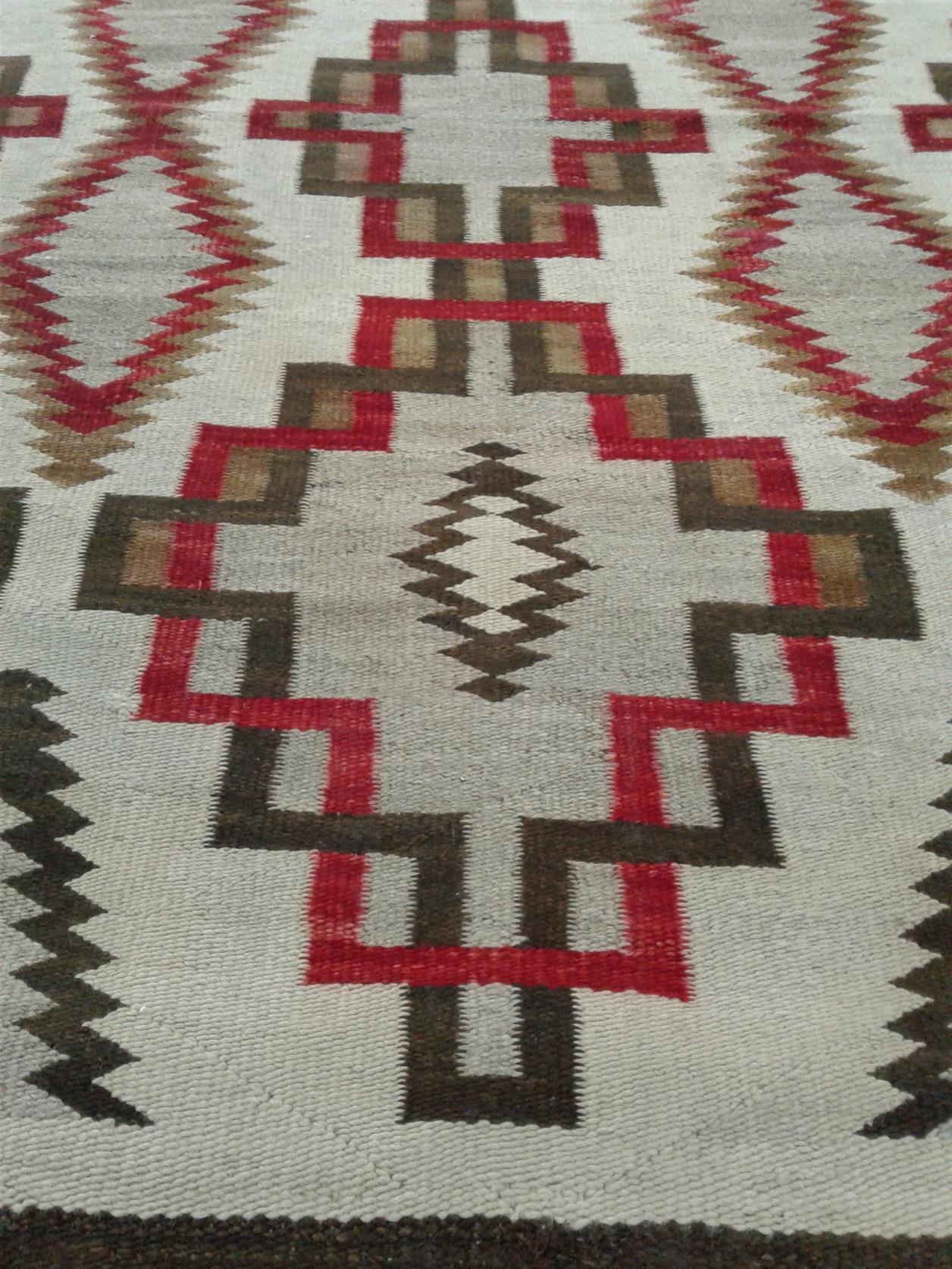 AORug#10509 size. 3' 06" x 5' 05"