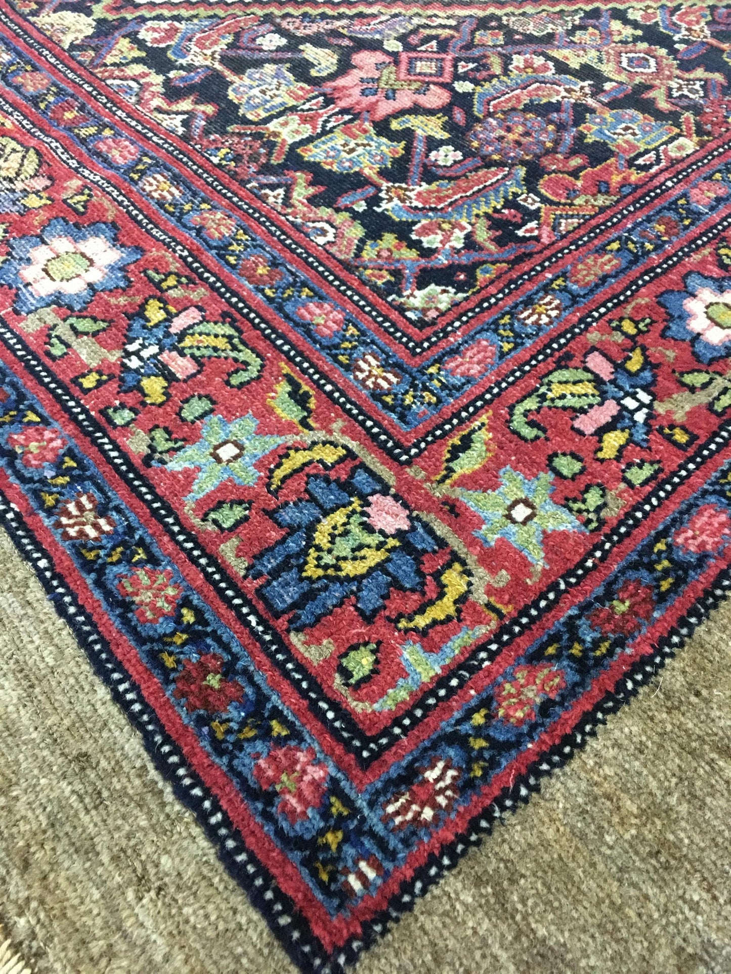 AORug#12853 size. 5' 02" x 10' 02"