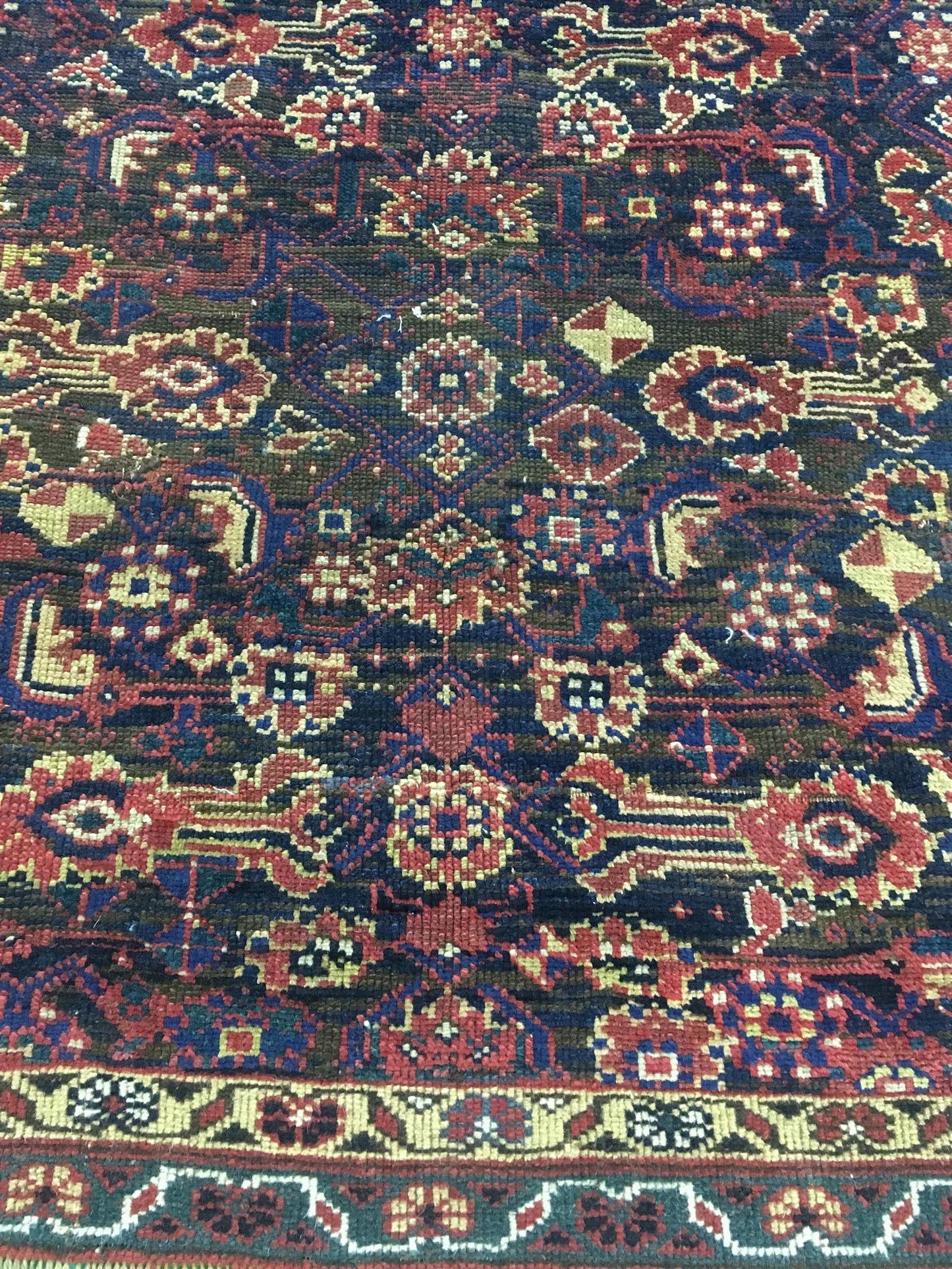 AORug#12849 size. 4' 00" x 4' 03"