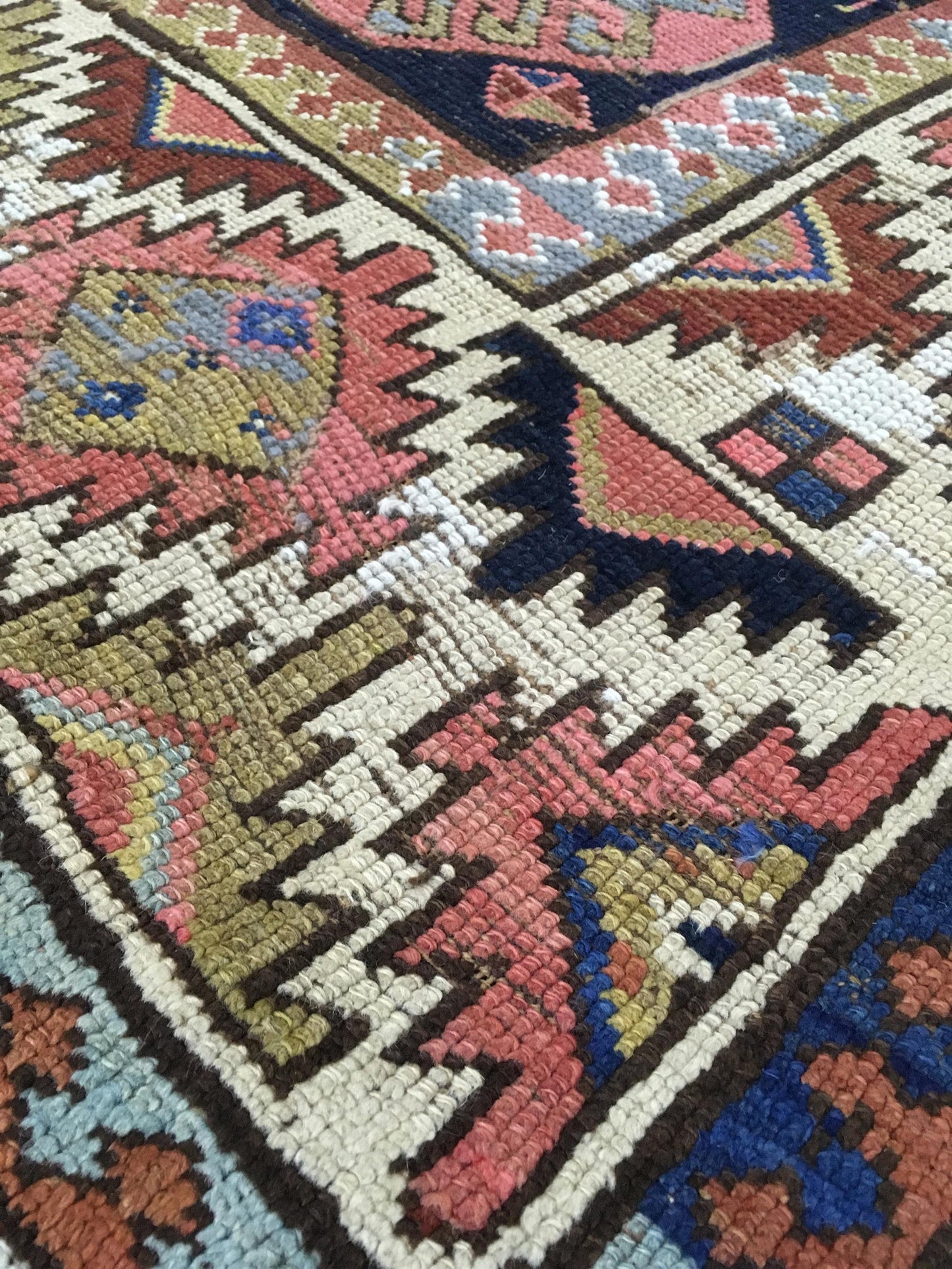 AORug#12852 size. 3' 07" x 11' 08"