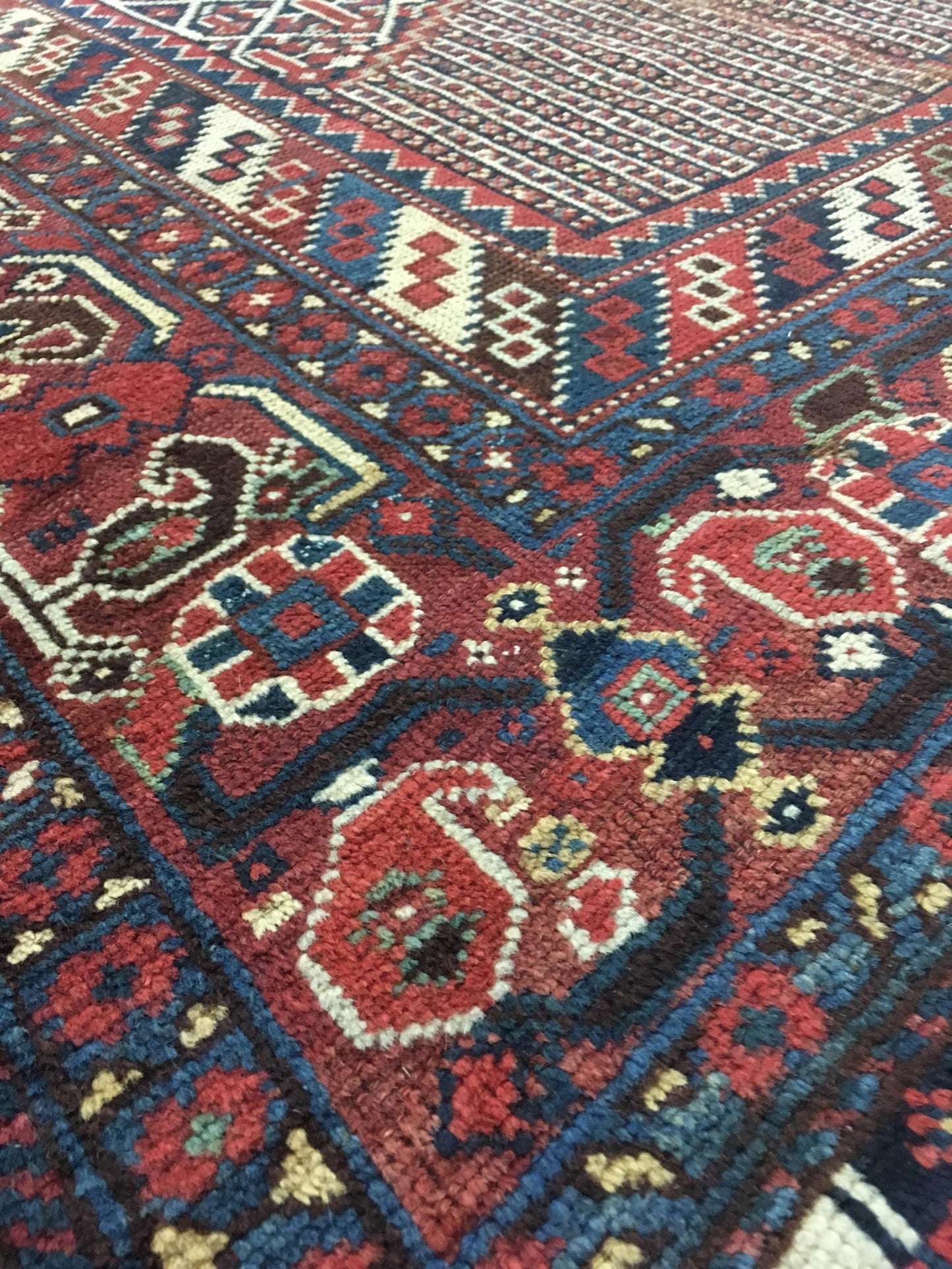 AORug#12933 size. 6' 01" x 12' 01"