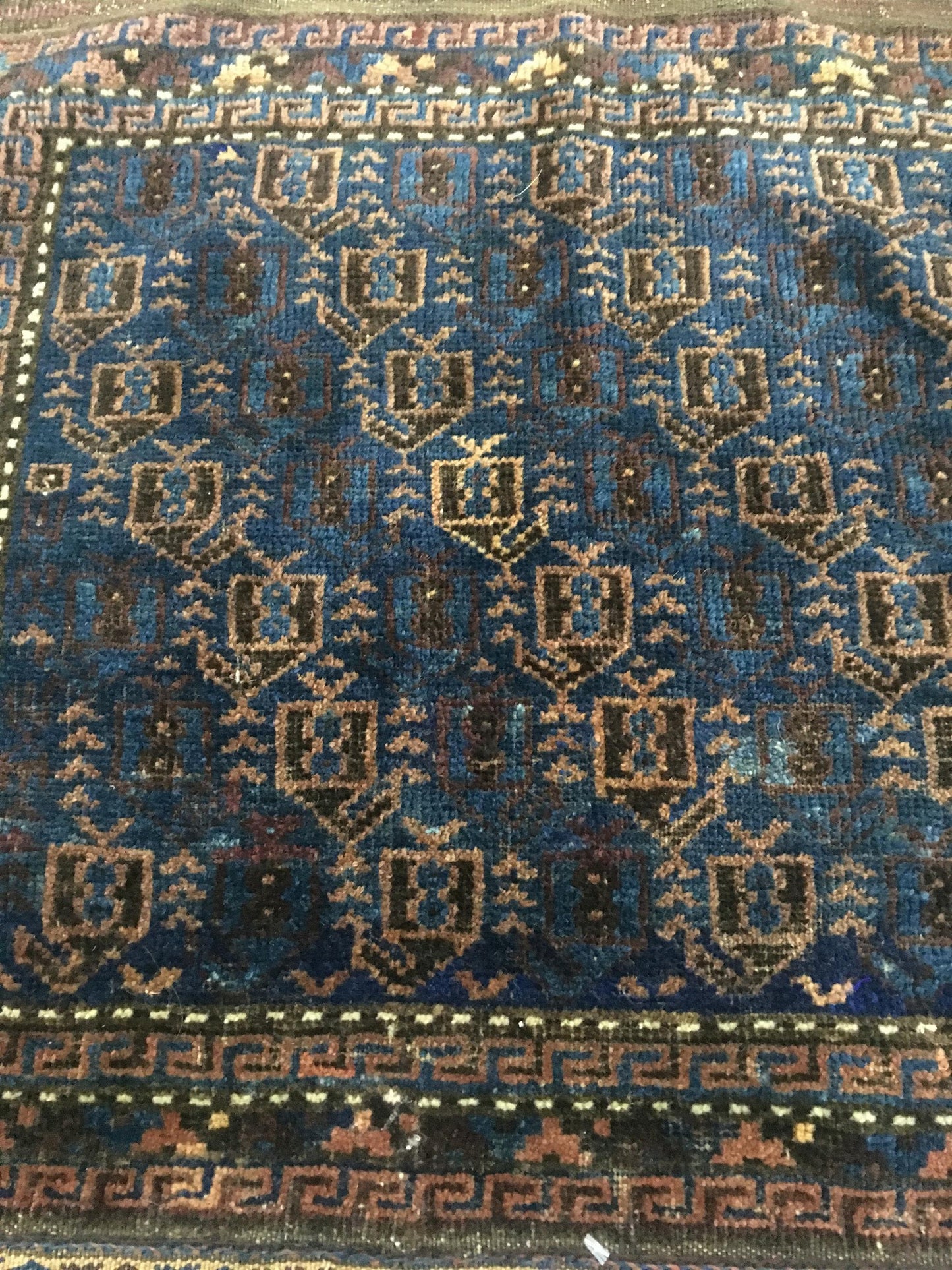 AORug#2711 size. 2' 01" x 2' 03"