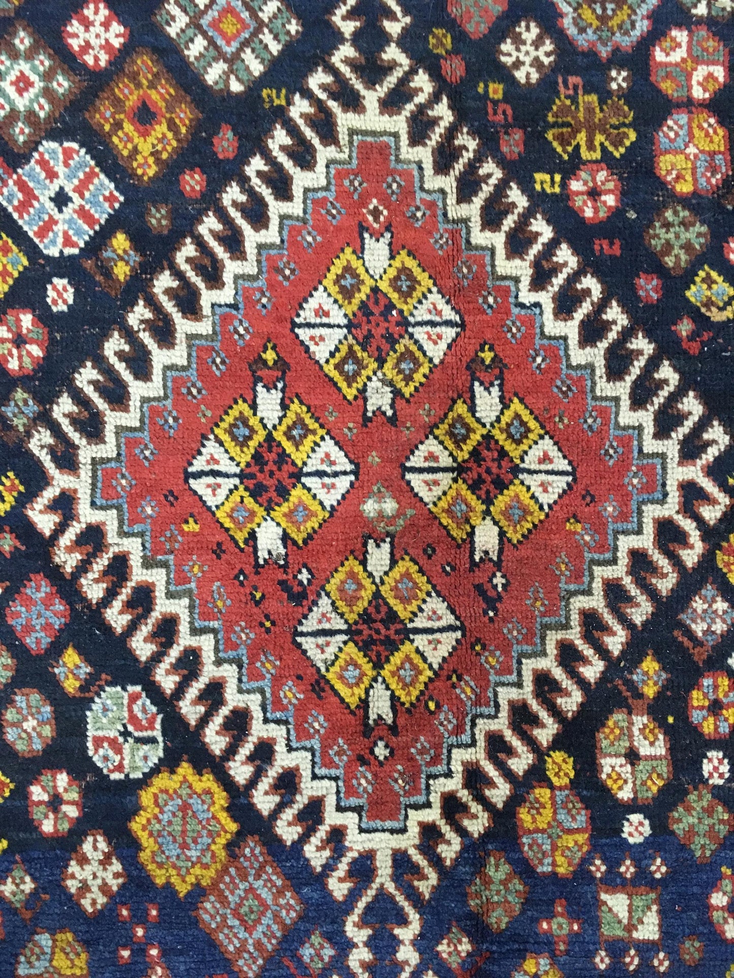 AORug#13049 size. 5' 07" x 9' 07"