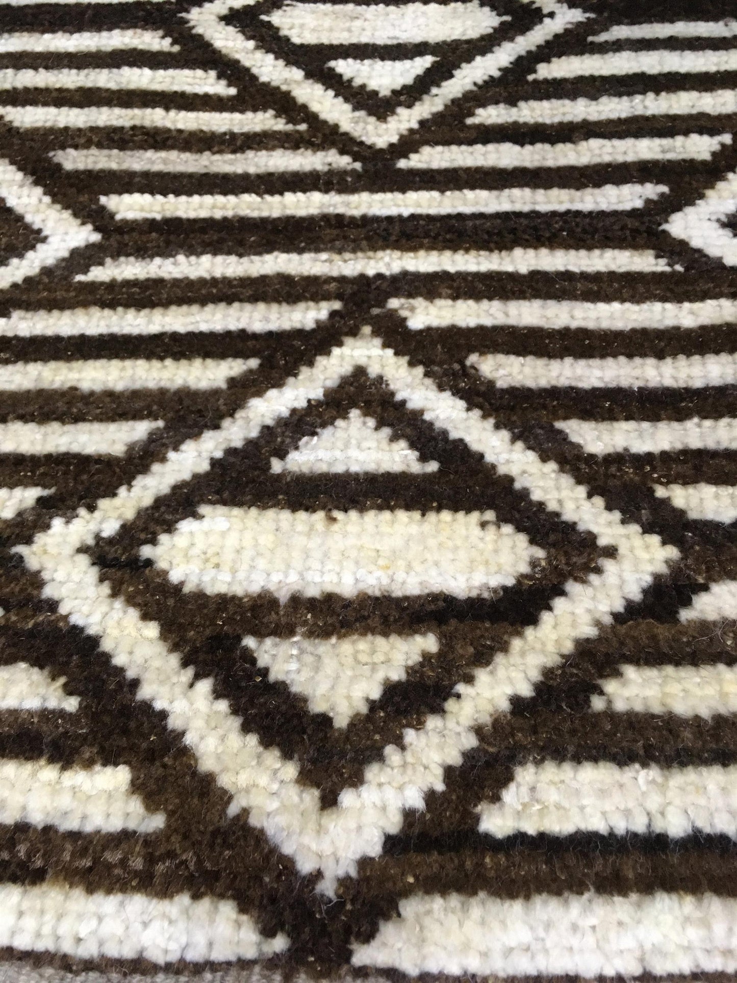 AORug#12017 size. 3' 01" x 4' 11"