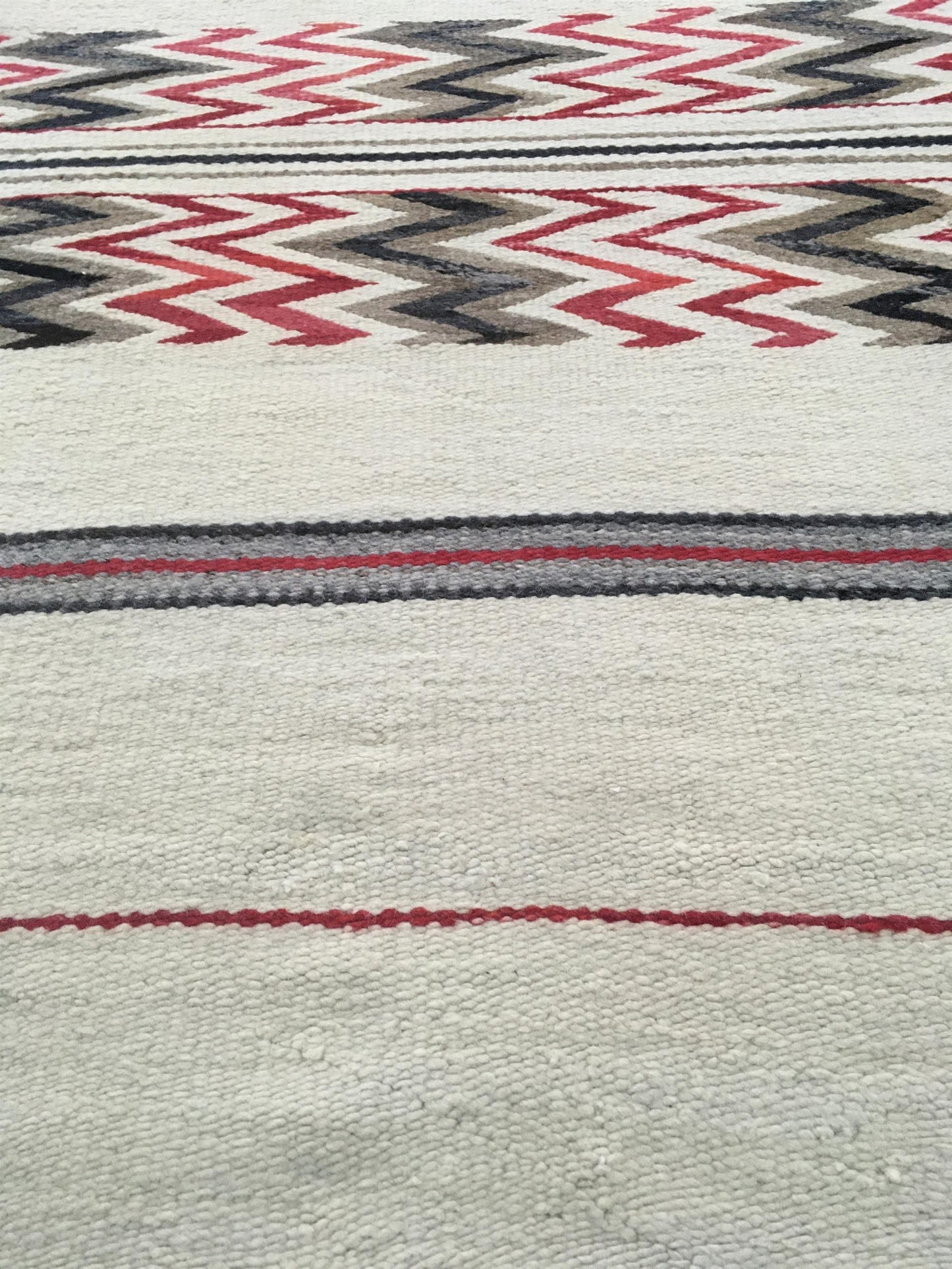 AORug#9470 size. 2' 10" x 4' 10"