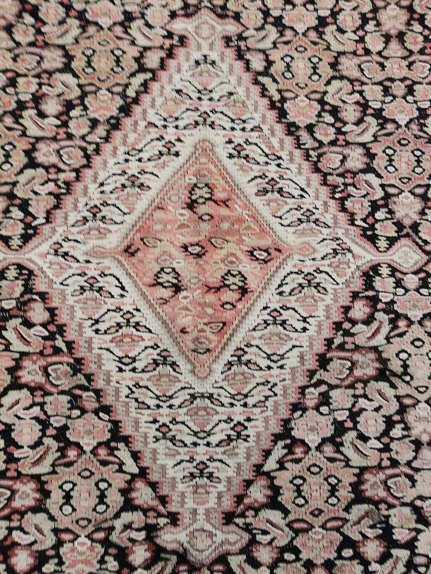 AORug#13217 size. 4' 00" x 6' 01"