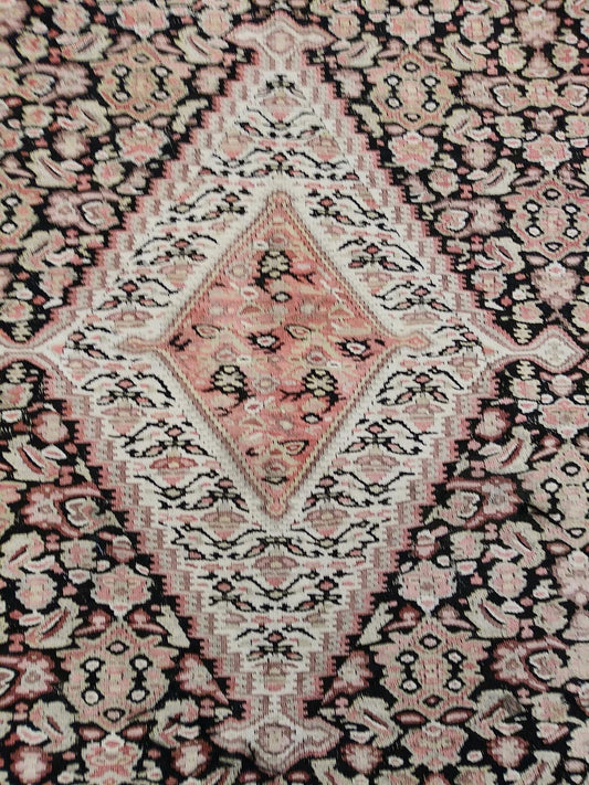 AORug#13217 size. 4' 00" x 6' 01"