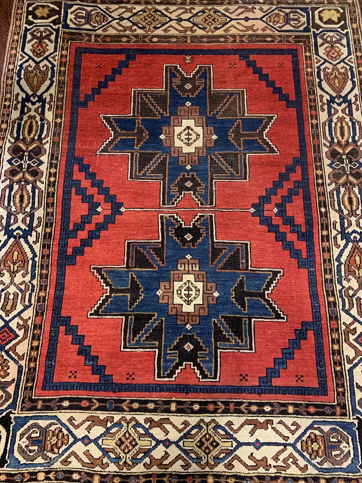 AORug#4071 size. 3' 10" x 5' 00"