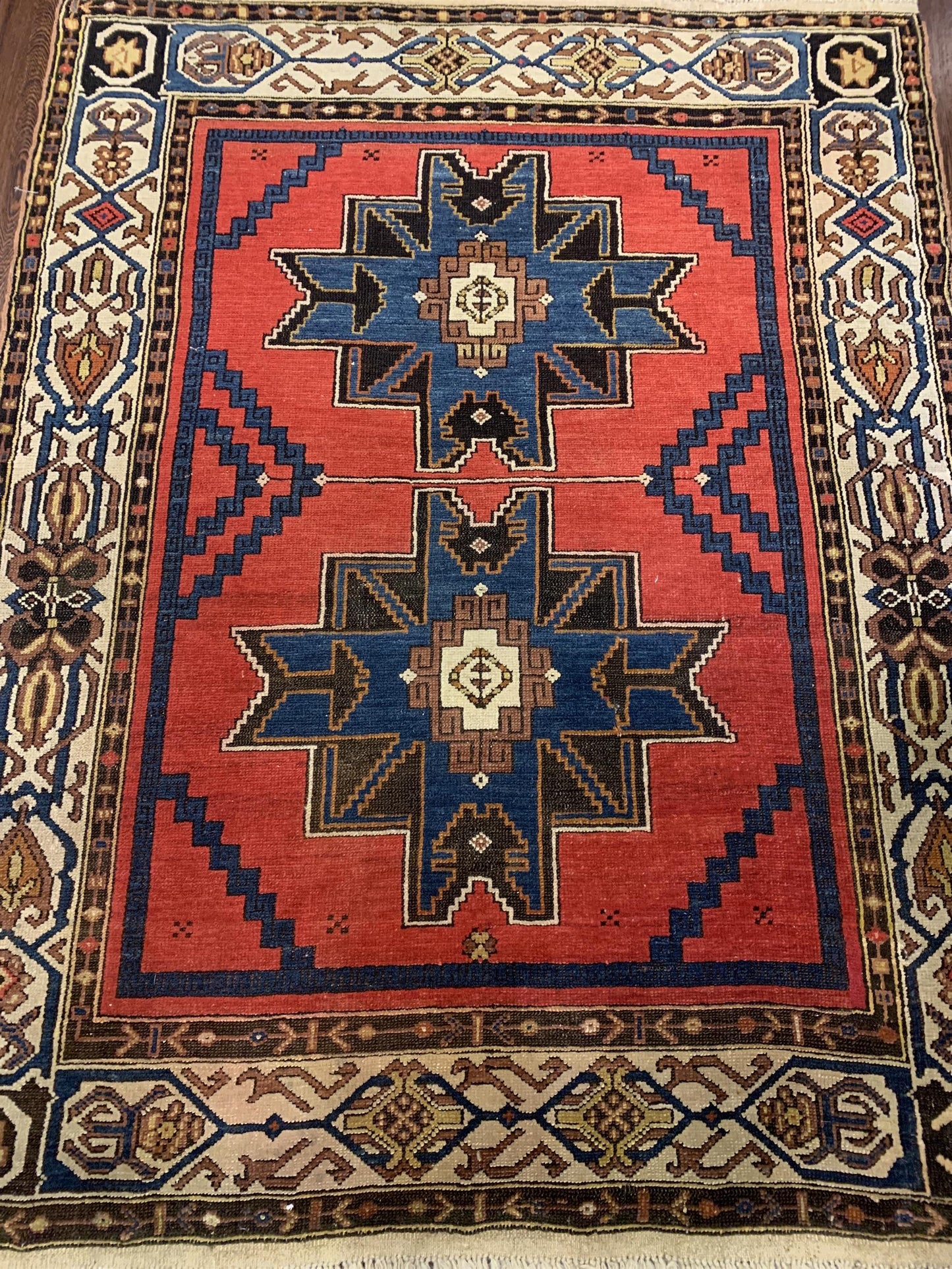 AORug#4071 size. 3' 10" x 5' 00"
