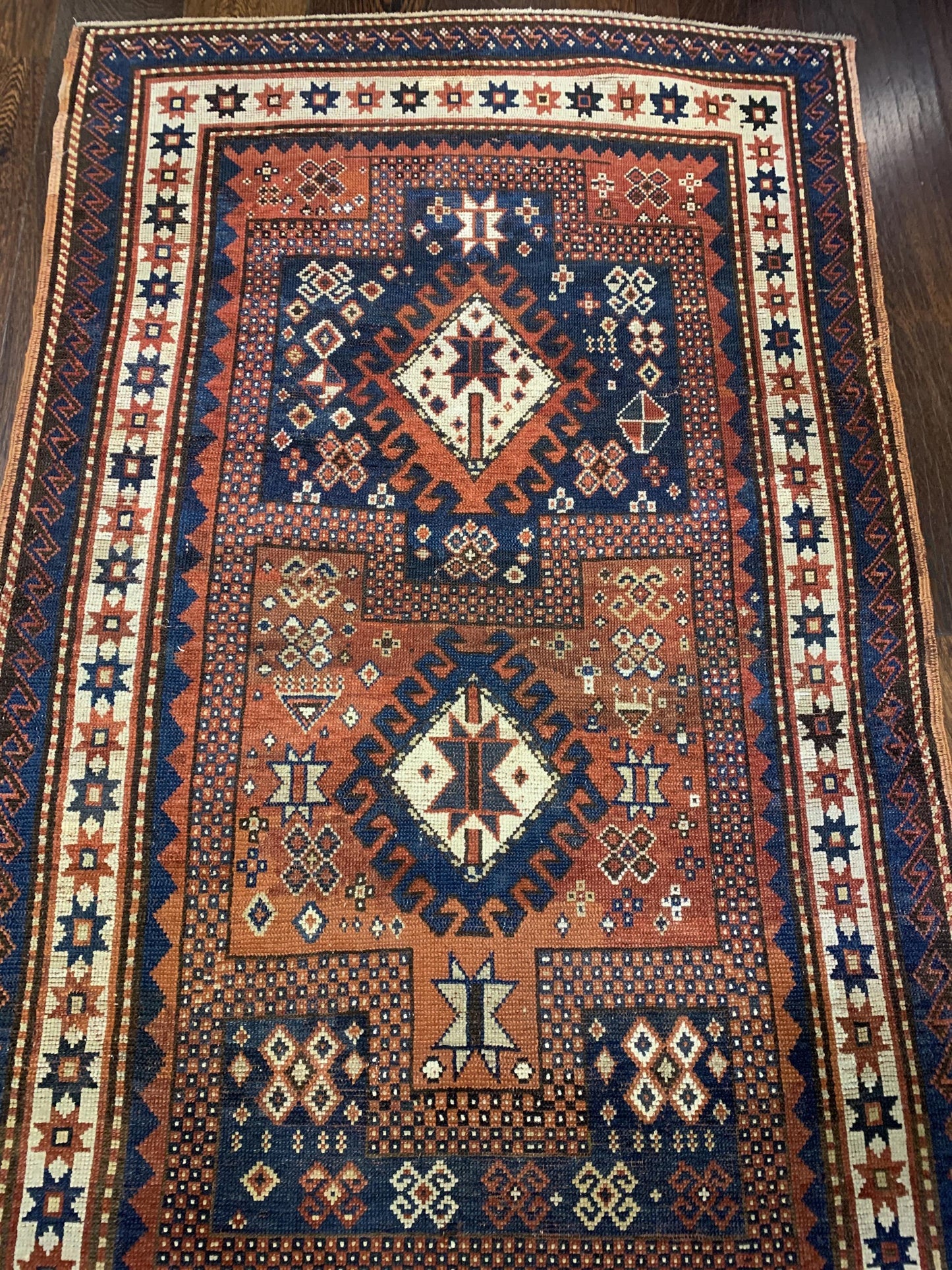 AORug#4102 size. 3' 03" x 5' 08"
