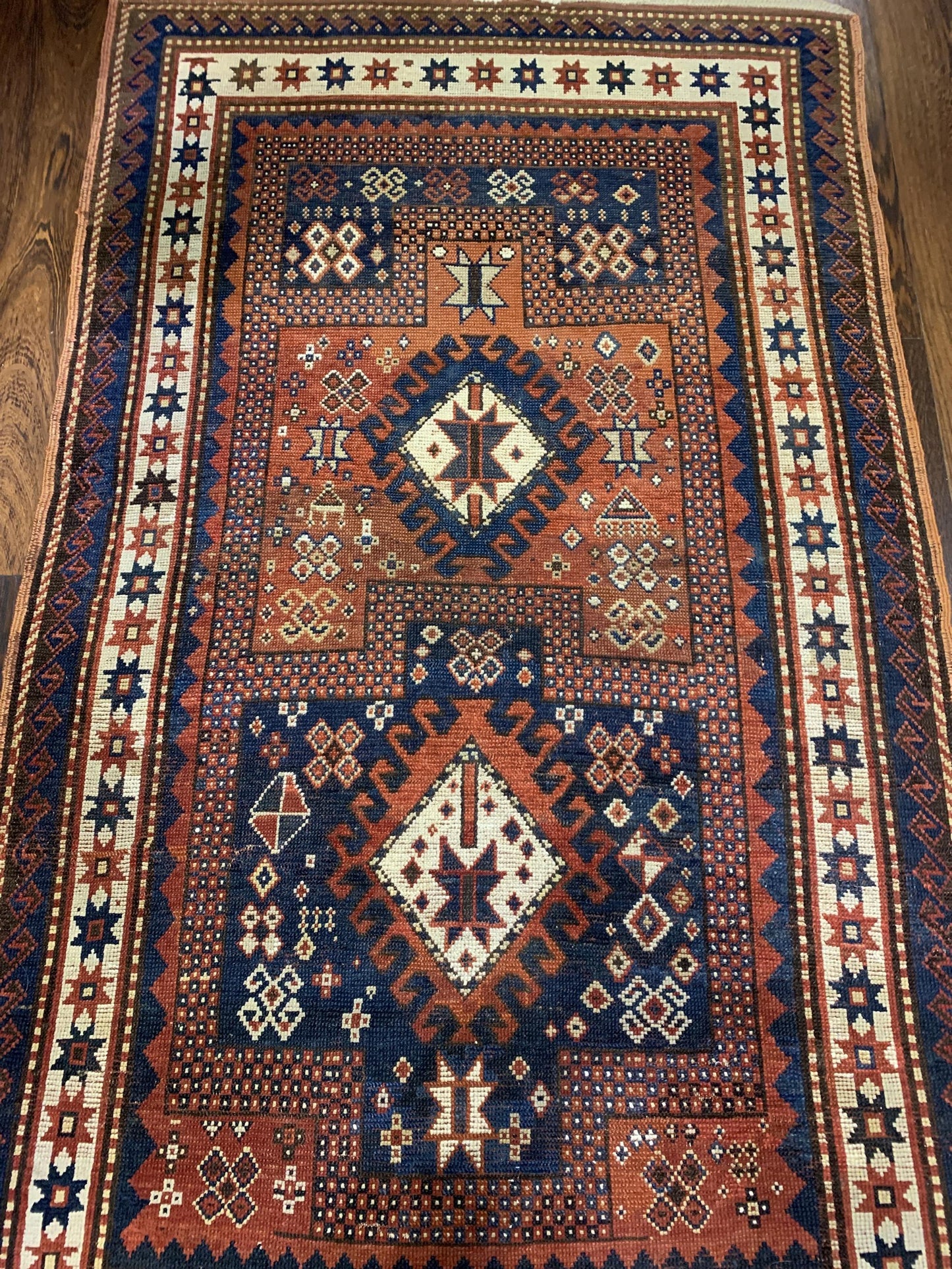 AORug#4102 size. 3' 03" x 5' 08"