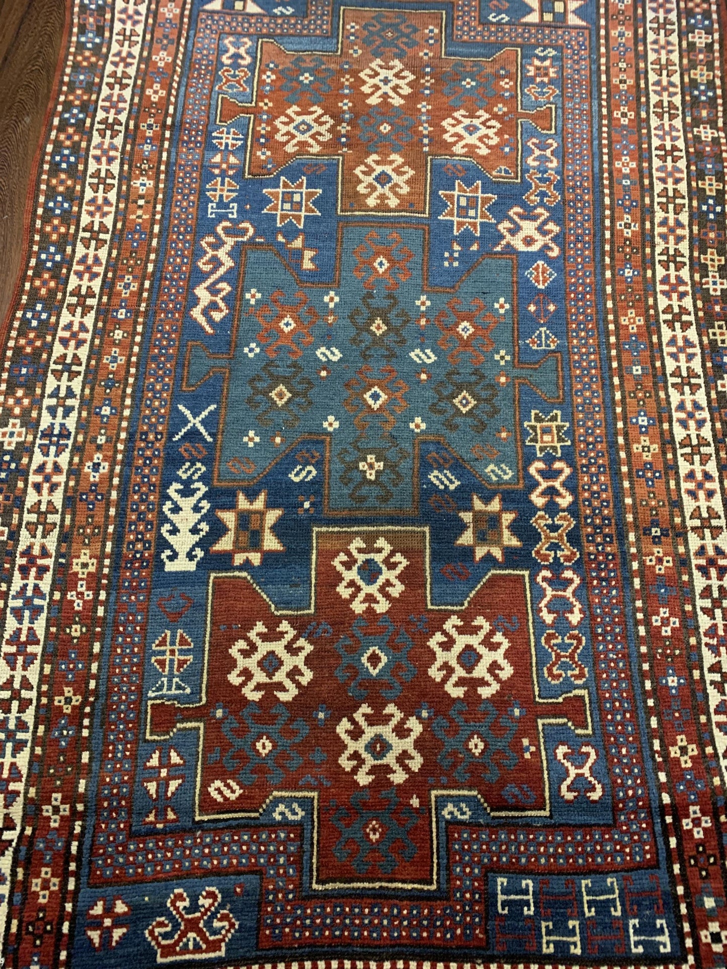 AORug#3956 size. 3' 09" x 6' 08"