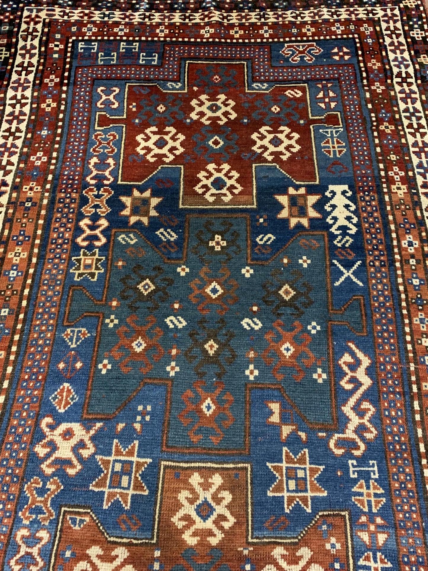 AORug#3956 size. 3' 09" x 6' 08"