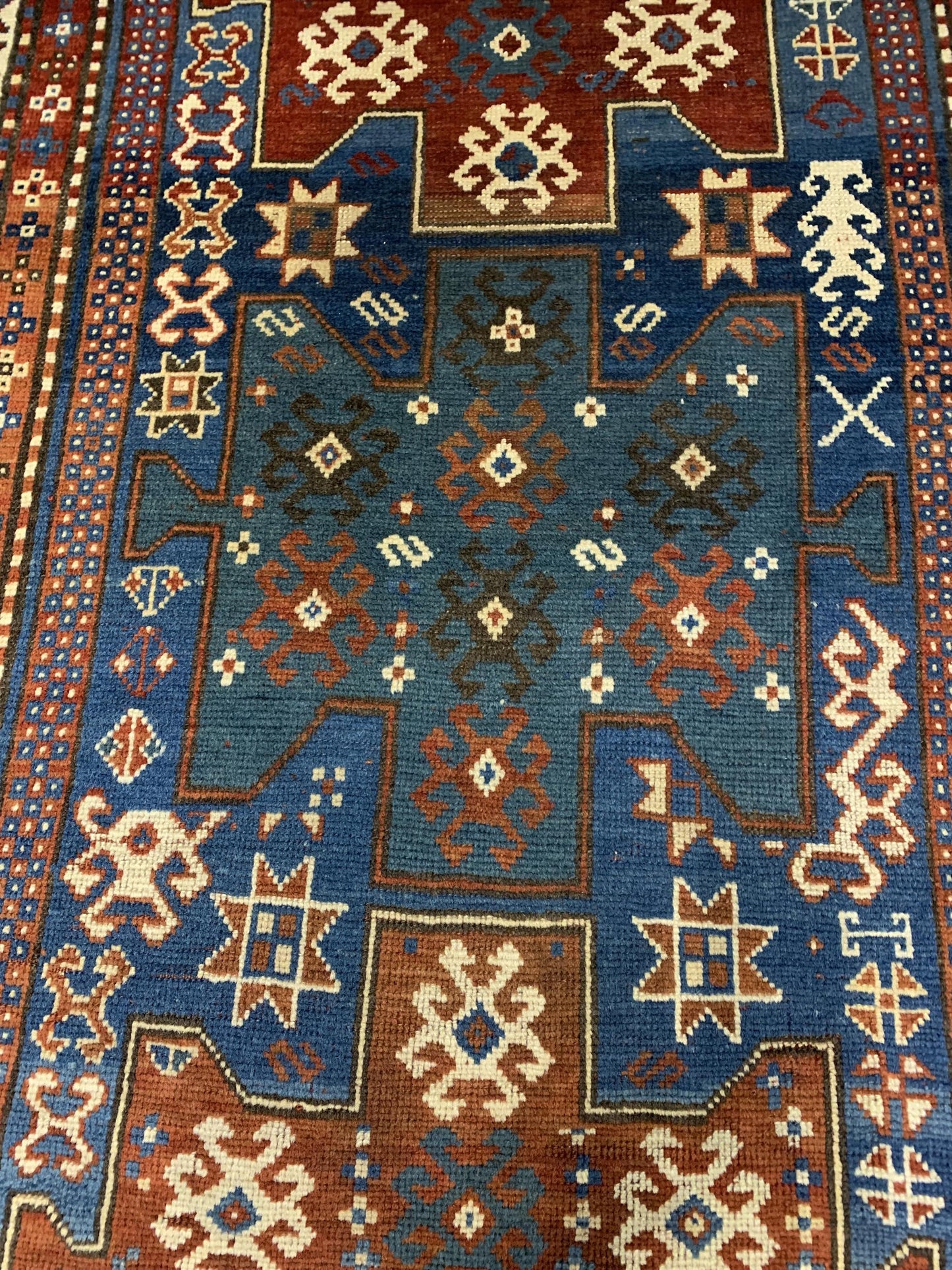 AORug#3956 size. 3' 09" x 6' 08"