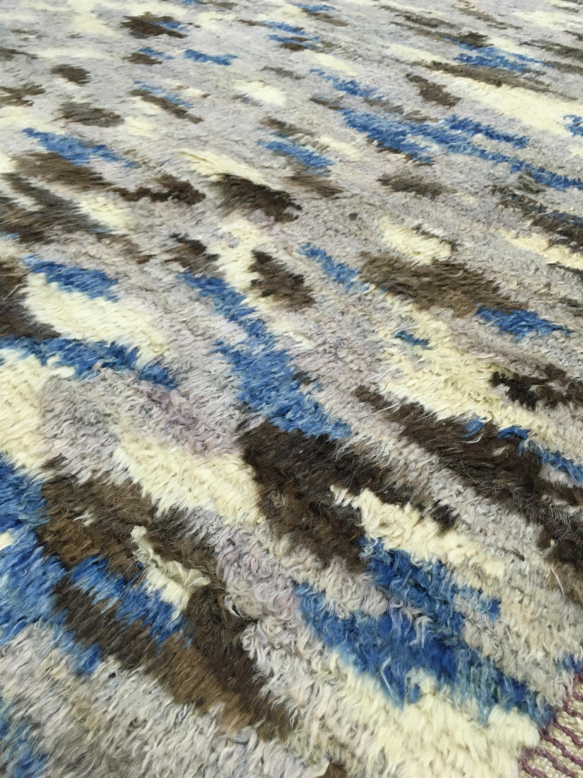 AORug#13191 size. 6' 03" x 9' 02"