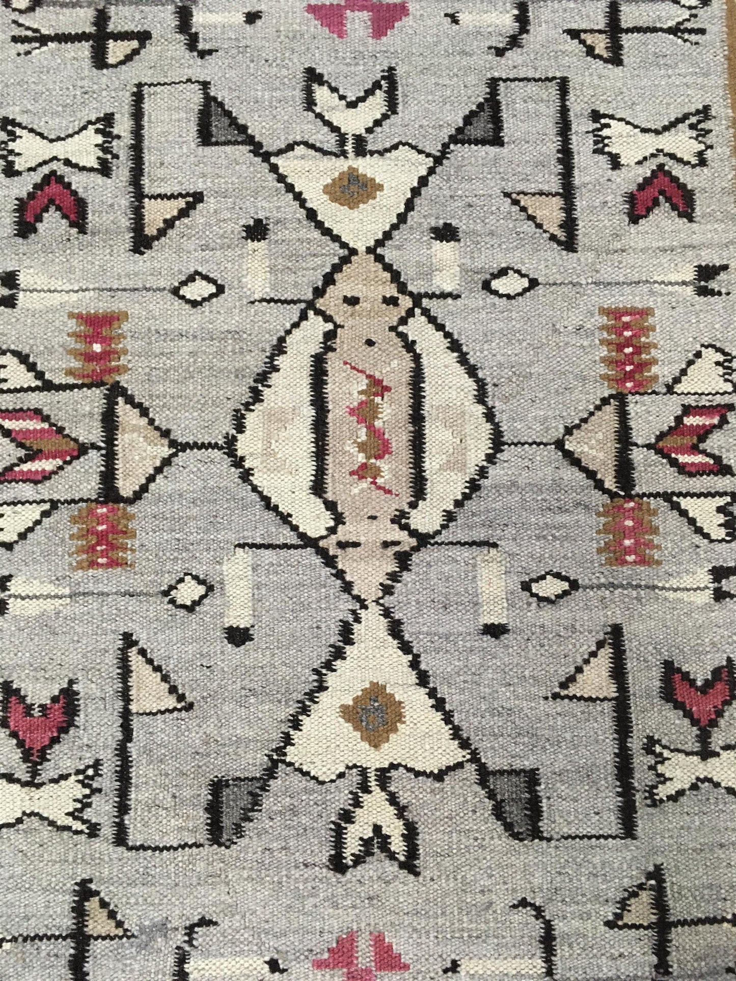 AORug#13027 size. 5' 00" x 7' 10"