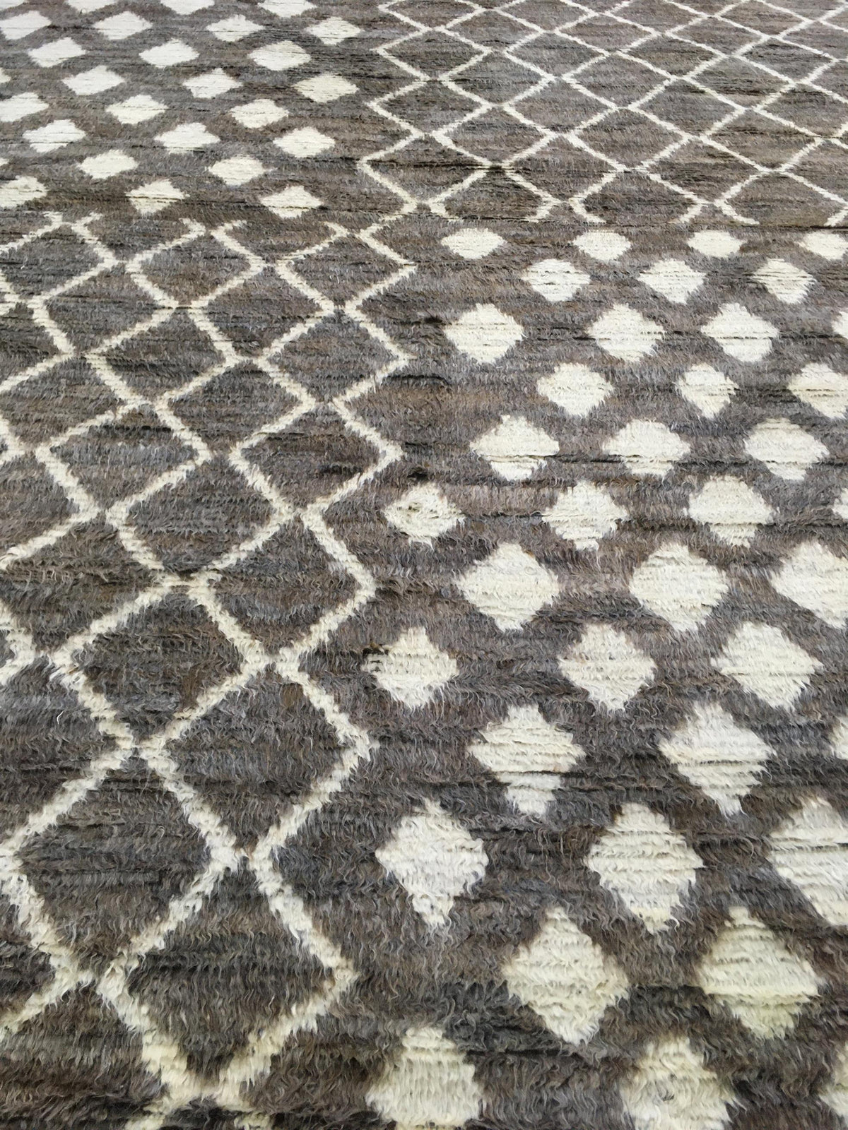 AORug#13192 size. 9' 10" x 12' 04"