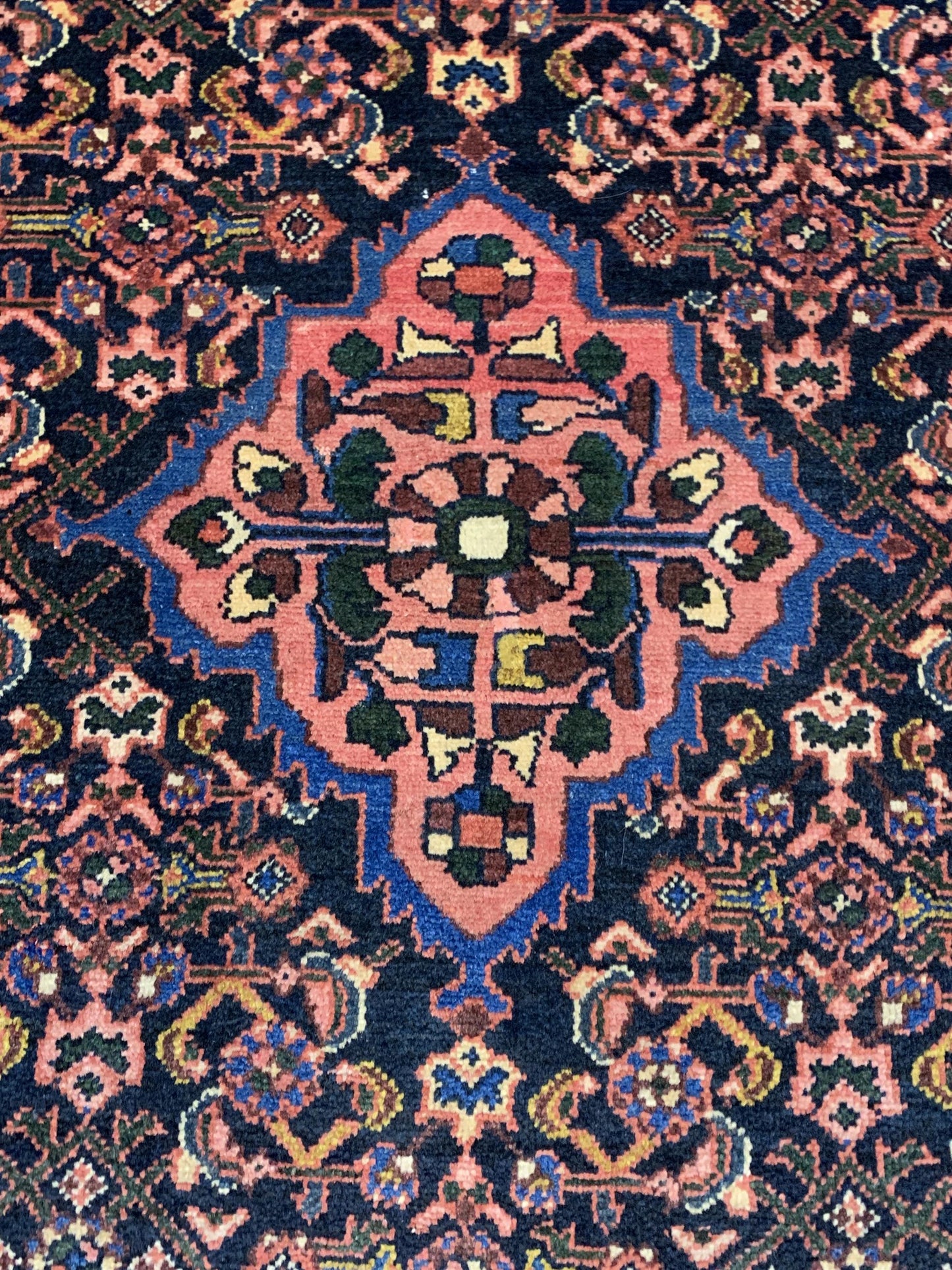 AORug#3888 size. 3' 04" x 4' 08"