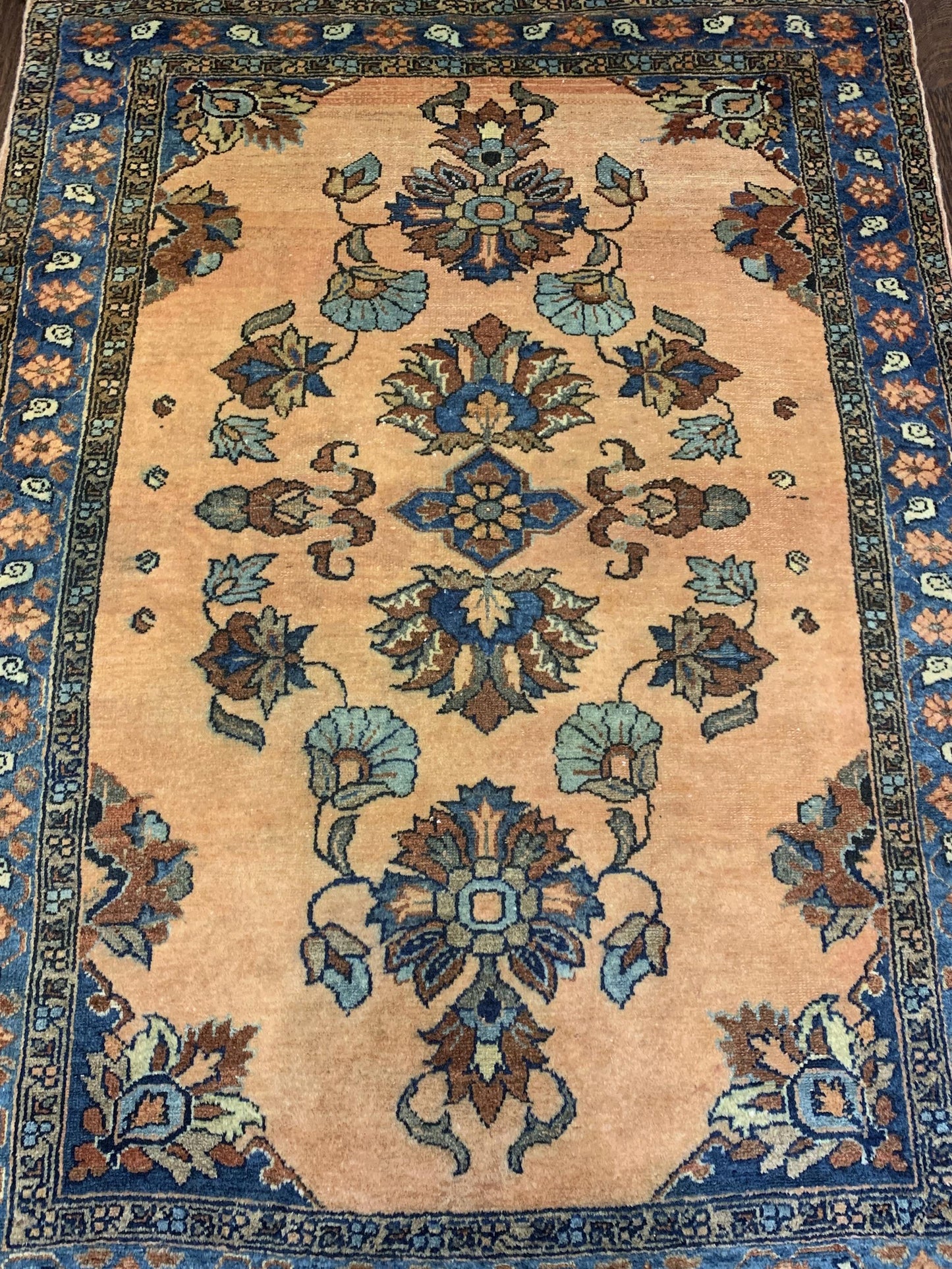AORug#3944 size. 3' 08" x 5' 02"