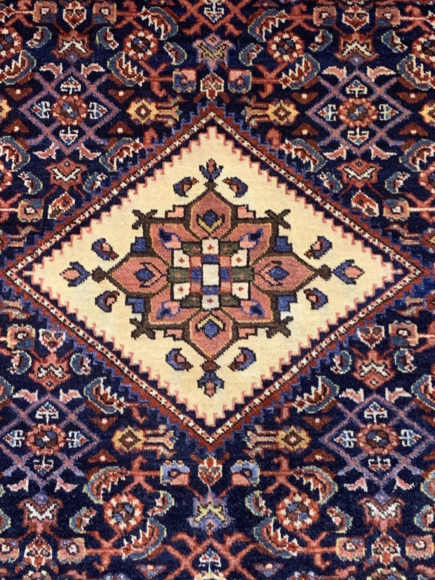 AORug#3887 size. 3' 05" x 5' 03"