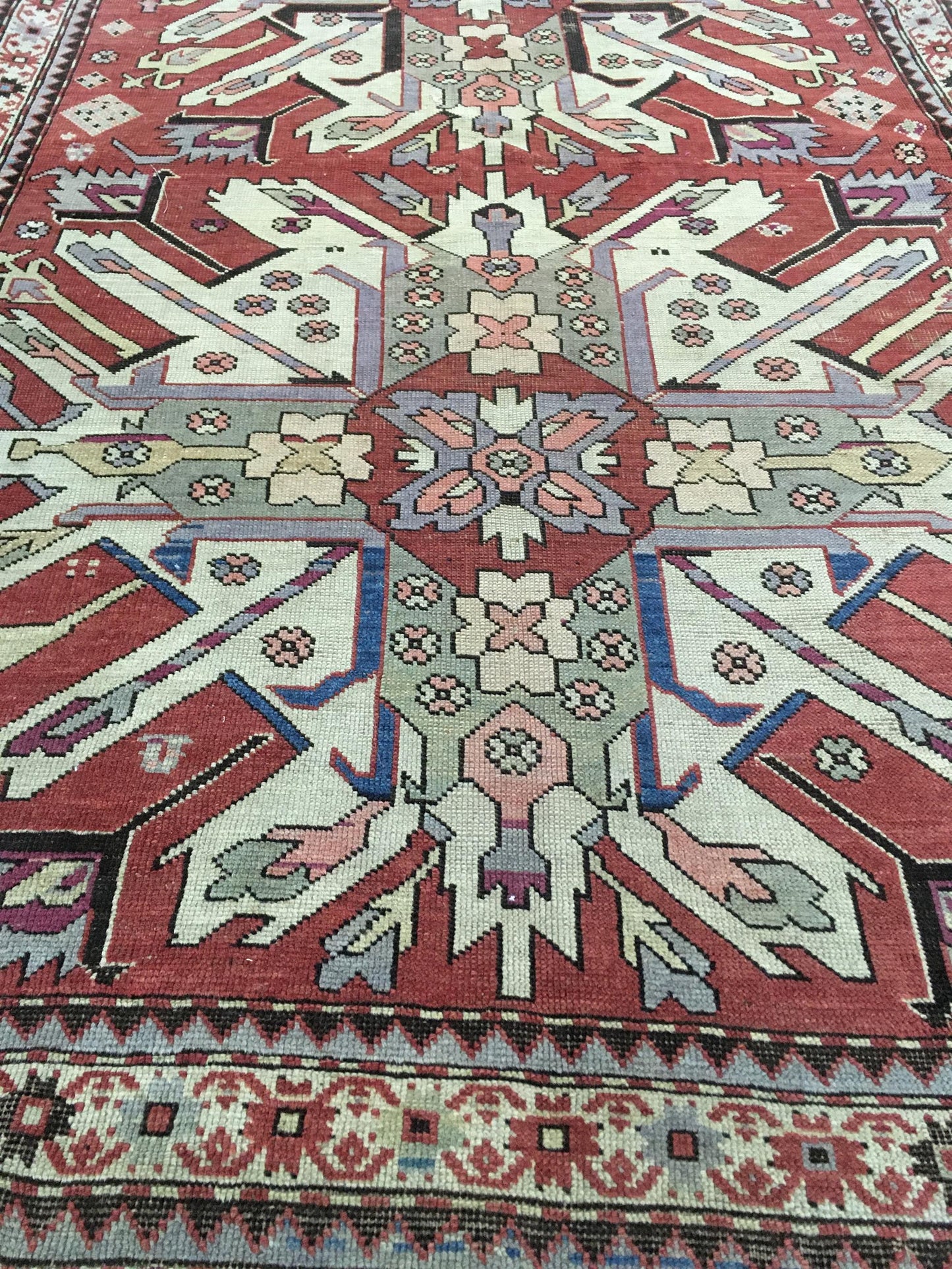 AORug#13298 size. 4' 02" x 7' 01"