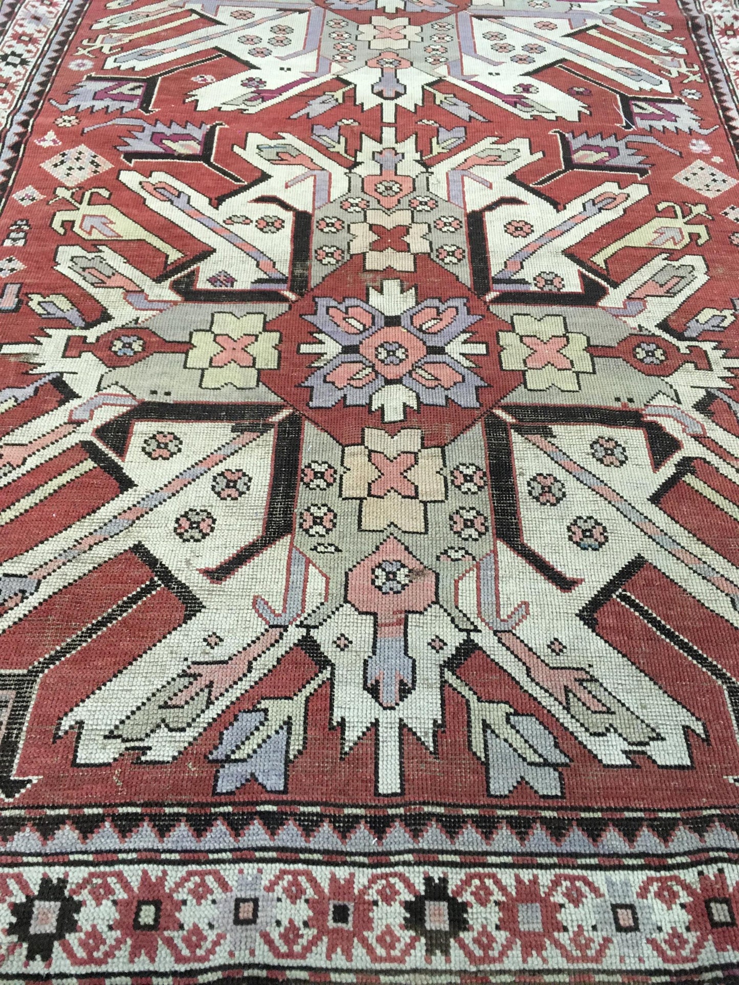 AORug#13298 size. 4' 02" x 7' 01"
