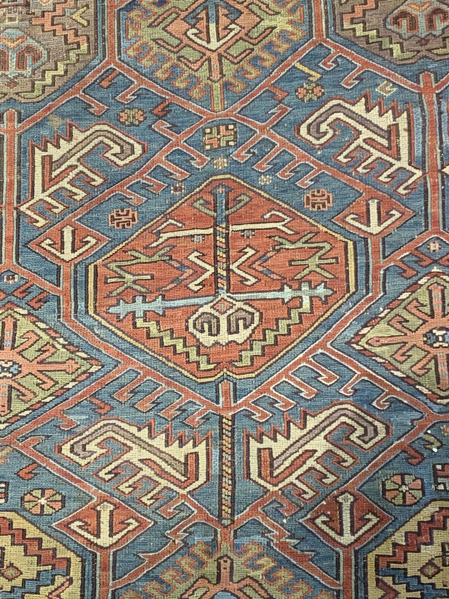 AORug#4690 size. 5' 00" x 10' 11"