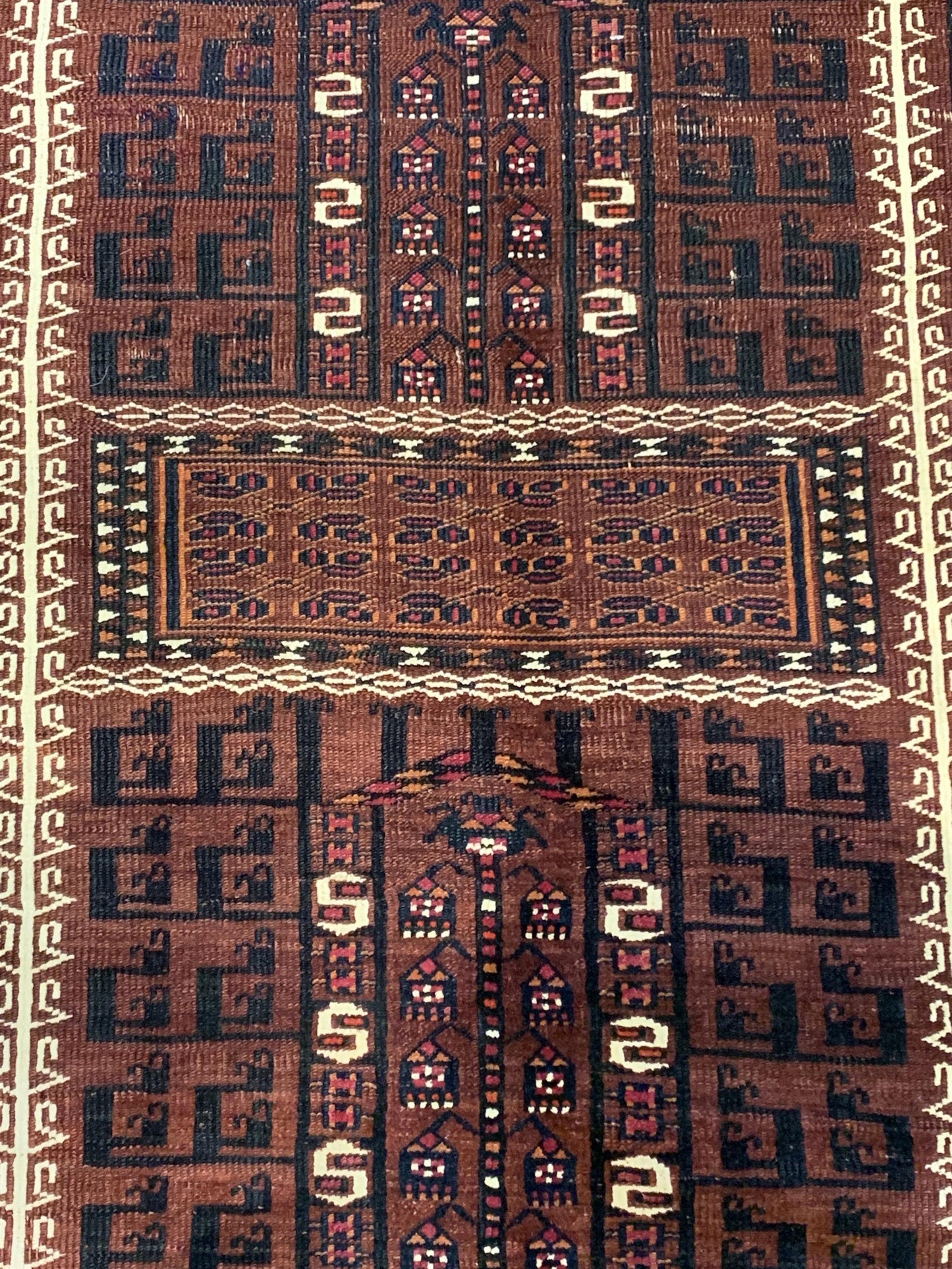 AORug#4559 size. 5' 04" x 6' 00"